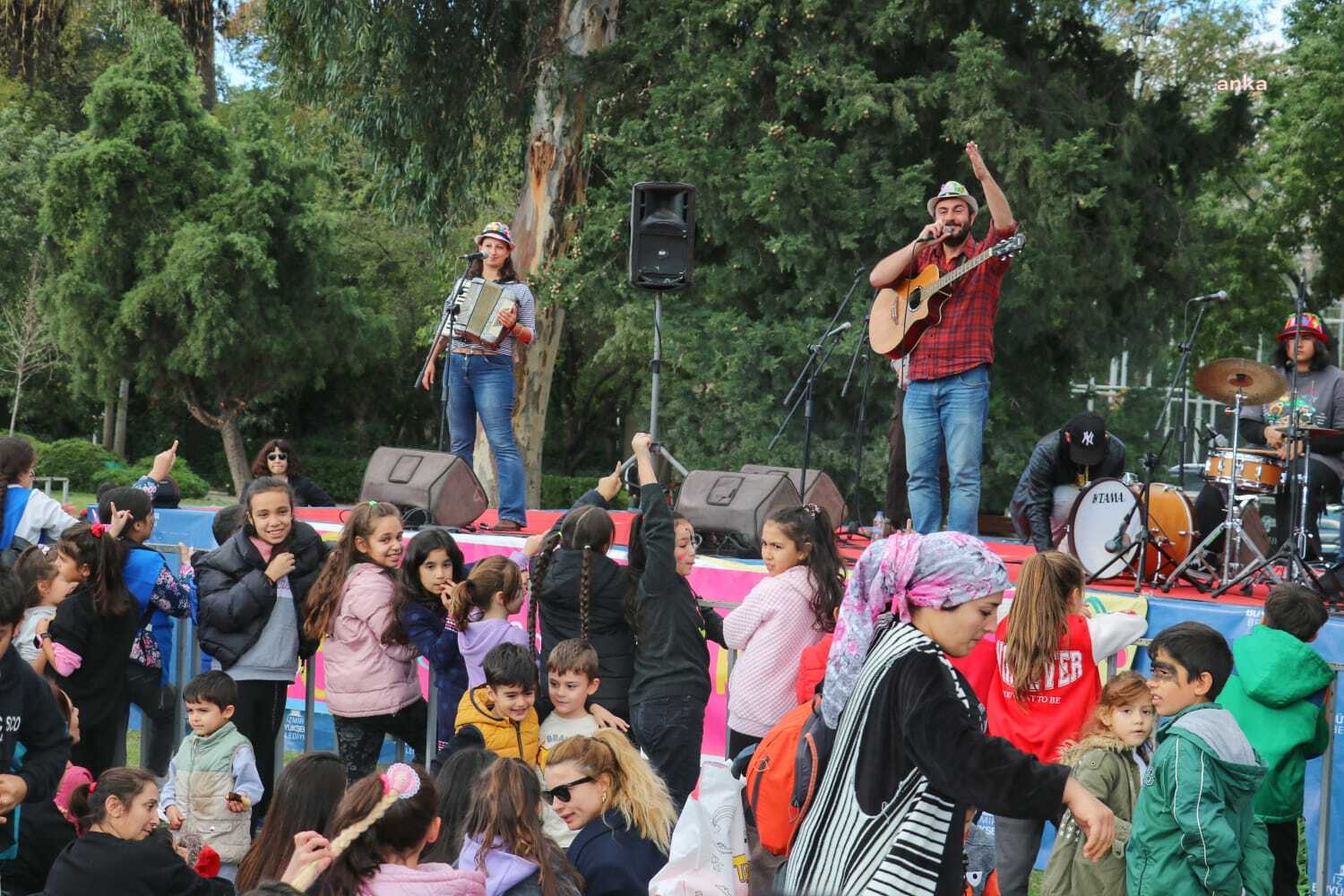 İZMİR BÜYÜKŞEHİR BELEDİYESİ'NDEN 20 KASIM DÜNYA ÇOCUK HAKLARI GÜNÜ ETKİNLİKLERİ
