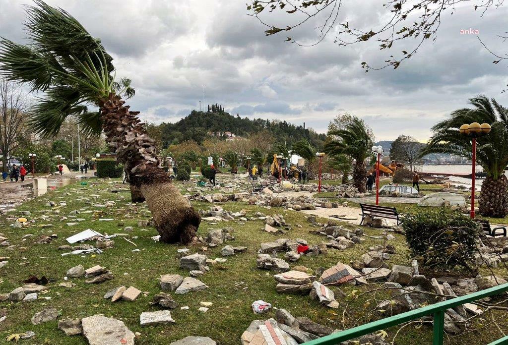 KDZ. EREĞLİ BELEDİYESİ, FELAKETİN AÇTIĞI YARALARI SARMAK İÇİN 600 PERSONEL İLE SEFERBER OLDU