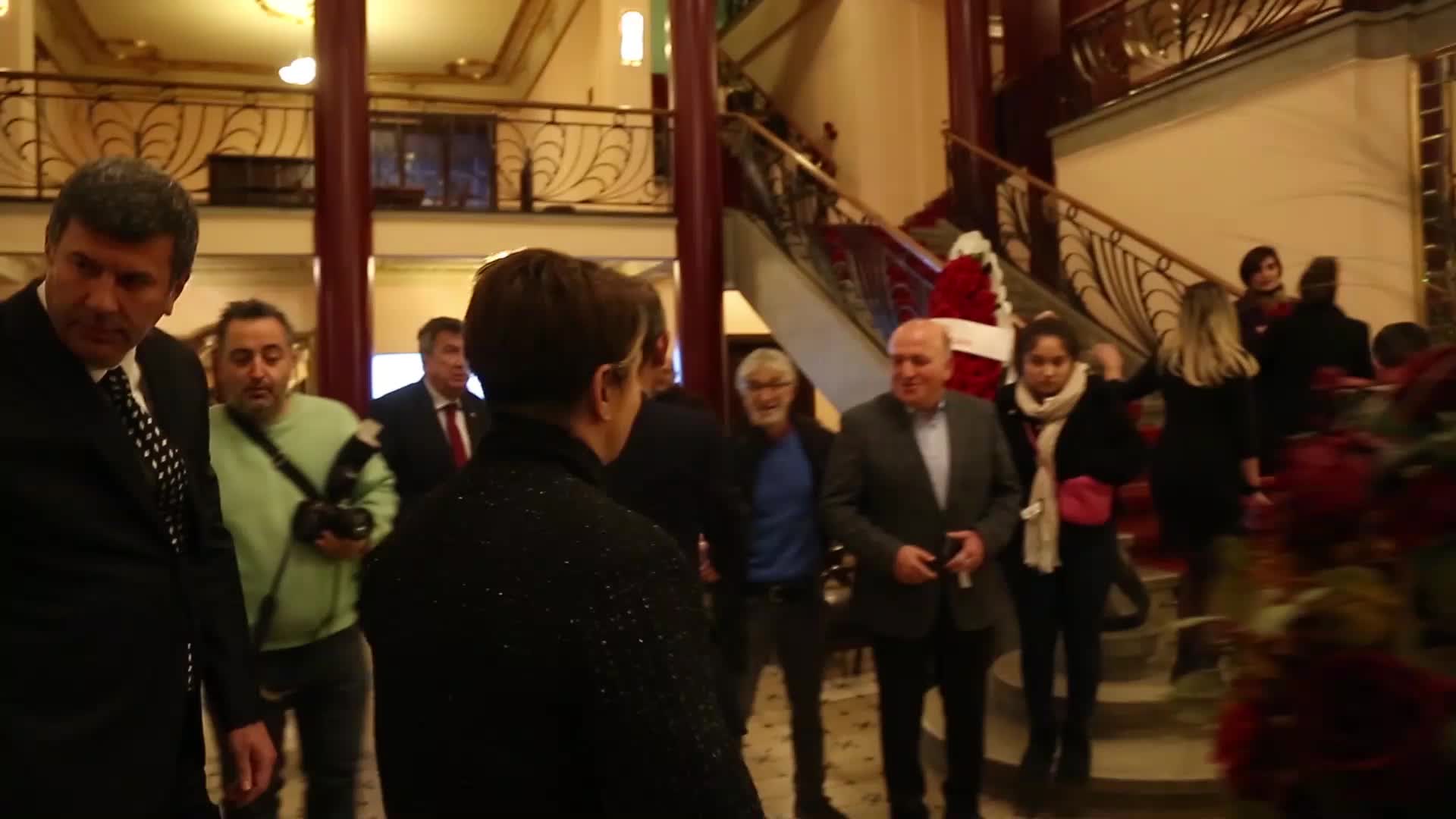 DÜNYACA ÜNLÜ OPERA SANATÇISI PERVİN CHAKAR, KADIKÖY BELEDİYESİ’NİN EV SAHİPLİĞİNDE KONSER VERDİ