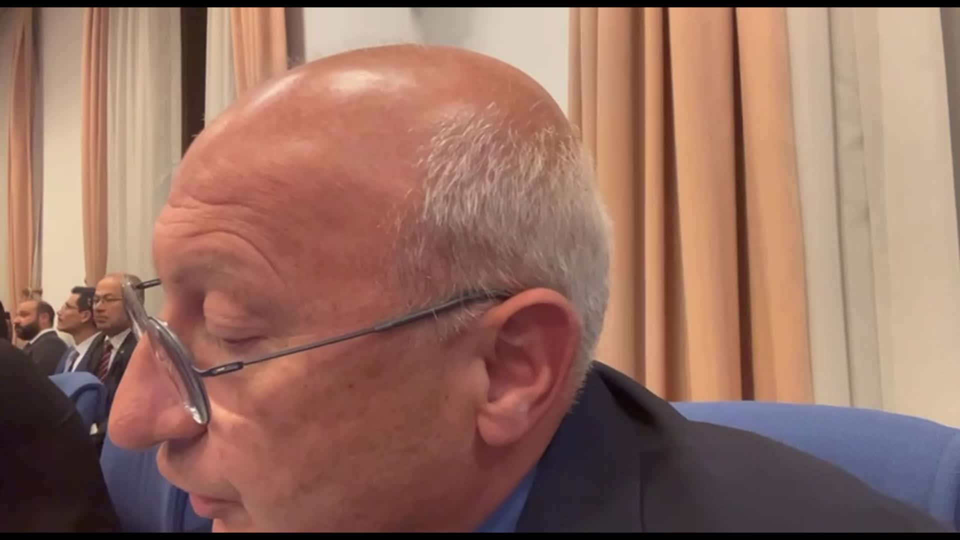 UTKU ÇAKIRÖZER: "FİLİSTİNLİ KARDEŞLERİMİZE YARDIM ETMENİN YOLU MANASIZ BOYKOTLARDAN DEĞİL, İSRAİL AÇISINDAN CAYDIRICI YAPTIRIMLARI KÜRESEL BİRLİKTELİKLERLE HAYATA GEÇİRMEKTEN GEÇER"