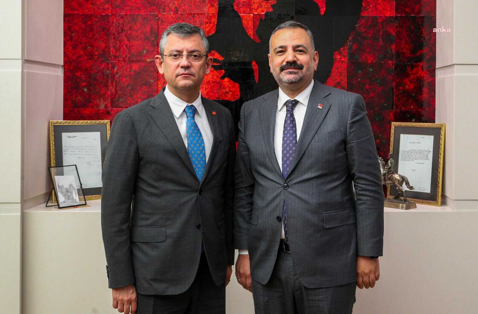 CHP İZMİR İL BAŞKANI ŞENOL ARSLANOĞLU'NDAN ÖZGÜR ÖZEL'E ZİYARET