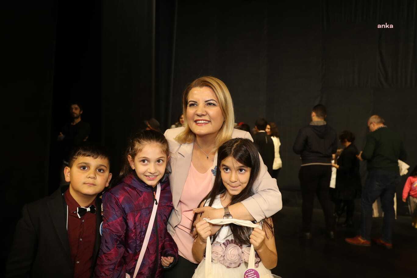 İZMİT BELEDİYESİ ÇOCUK SİNEMA OKULU ÖĞRENCİLERİNDEN, DÜNYA ÇOCUK HAKLARI GÜNÜ’NDE UNUTULMAZ GALA