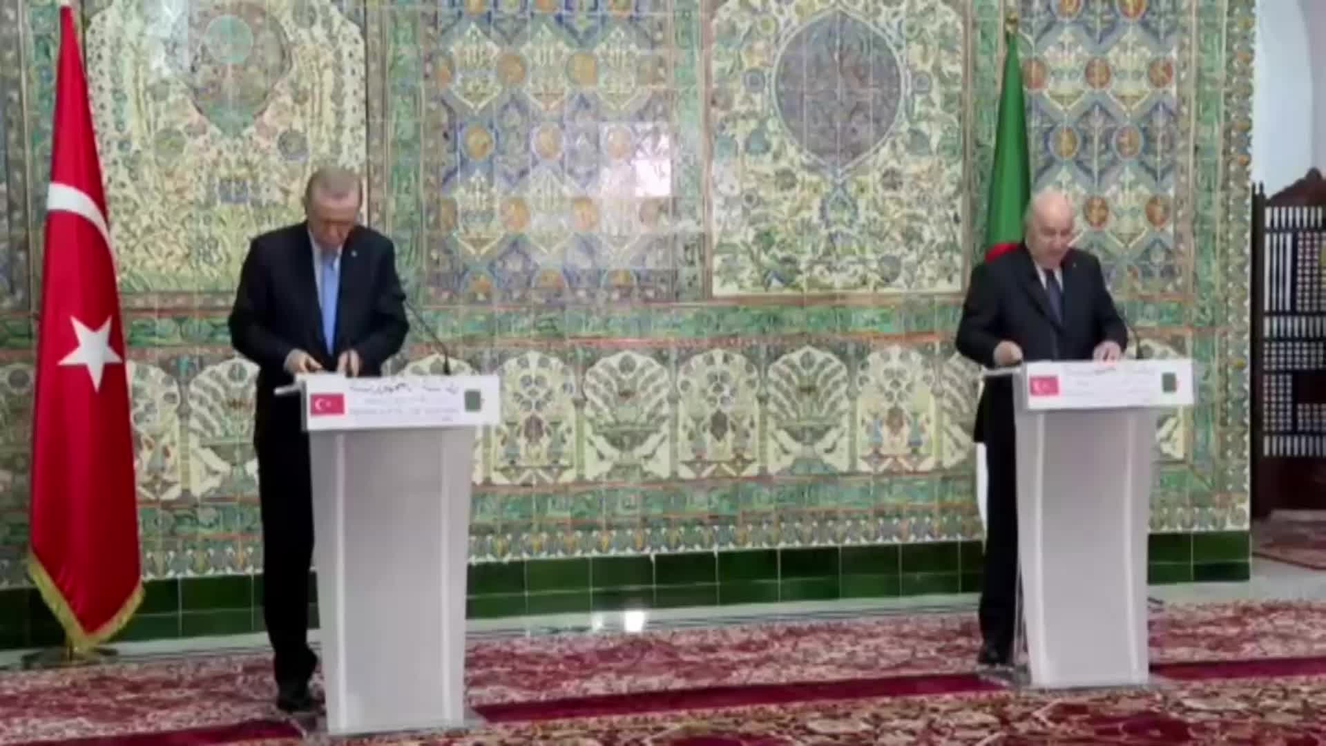 ERDOĞAN CEZAYİR'DE... "REHİNELERİN İADESİ İLE İLGİLİ GÖRÜŞMELER DEVAM EDİYOR. BEKLENTİMİZ OLUMLU NETİCELER ALMAK"