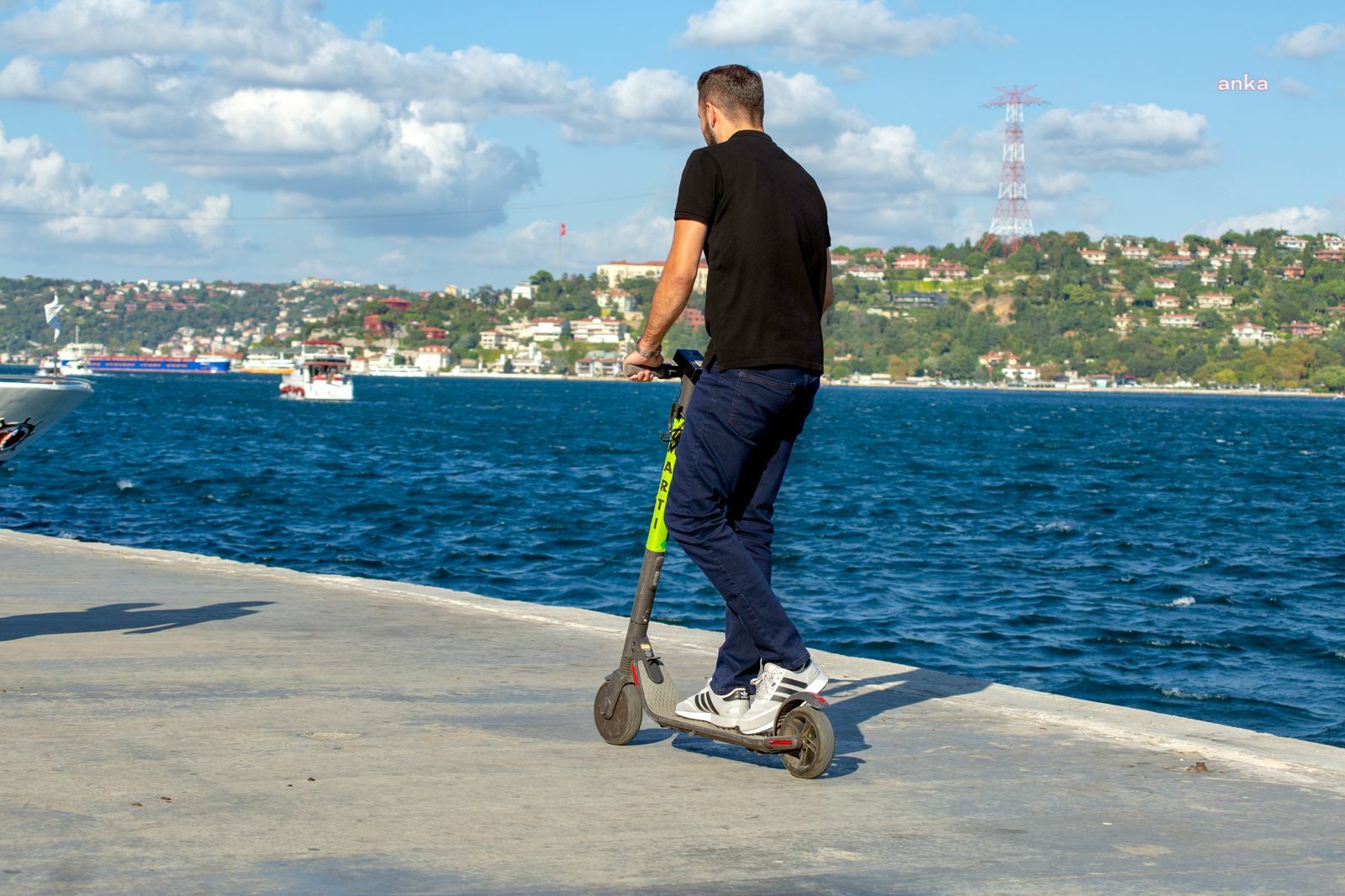 İSTANBUL'DA ELEKTRİKLİ SKUTER İŞLETMECİLİĞİ İZNİ İÇİN BAŞVURULAR BAŞLIYOR