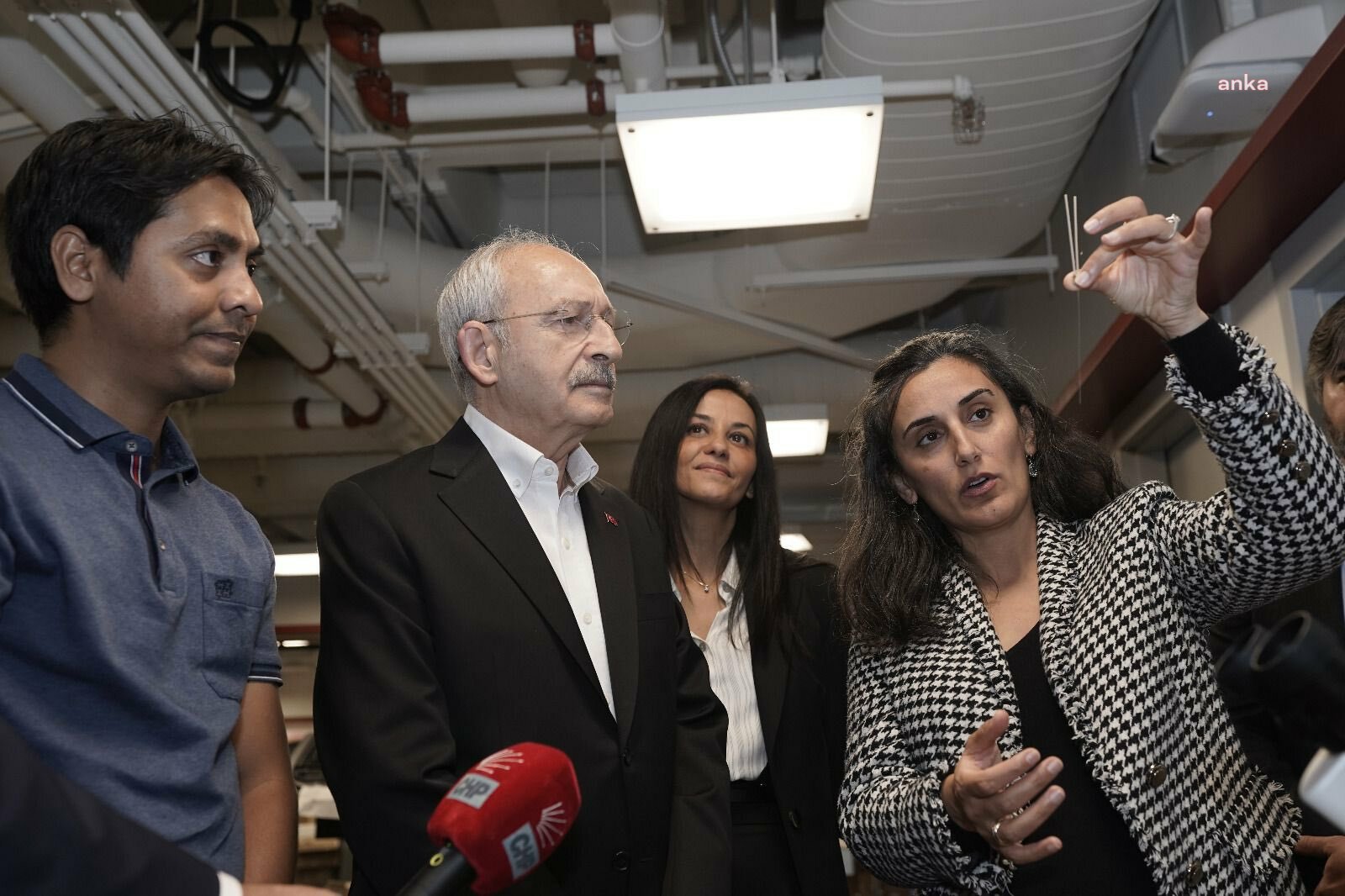 KILIÇDAROĞLU: "BBC’NİN DÜZENLEDİĞİ 2023 YILI 100 İLHAM VERİCİ VE ETKİLİ KADIN LİSTESİNE SEÇİLEN BİLİM İNSANI DR. CANAN DAĞDEVİREN BİZLERE BÜYÜK BİR ONUR YAŞATTI"