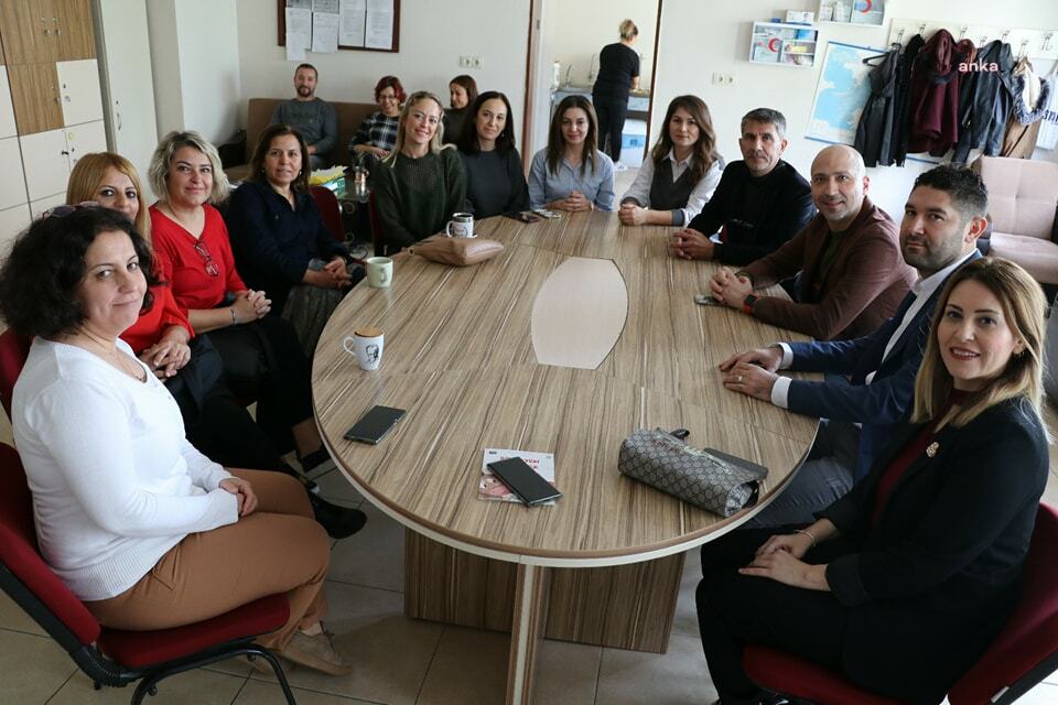 SÖKE BELEDİYE BAŞKANI ARIKAN’DAN OKULLARA ‘ÖĞRETMENLER GÜNÜ’ ZİYARETLERİ