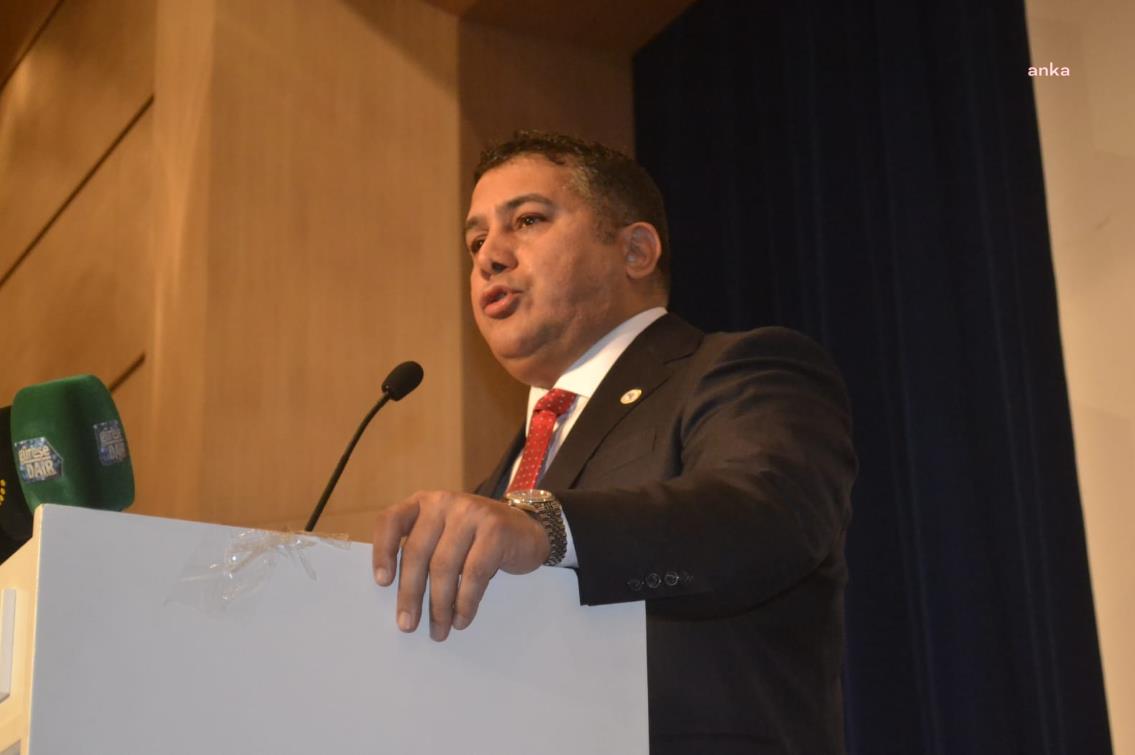 YERLİ VE MİLLİ PARTİ GENEL BAŞKANI TEOMAN MUTLU: "50 ARTI 1 ÜLKEYİ PERİŞAN ETTİ. DEMOKRASİNİN YARA ALACAĞINI HİÇ Mİ GÖRMEDİNİZ? YİNE BAŞA DÖNECEKSEK, BİZ BU KADAR DAYAĞI NİYE YEDİK?