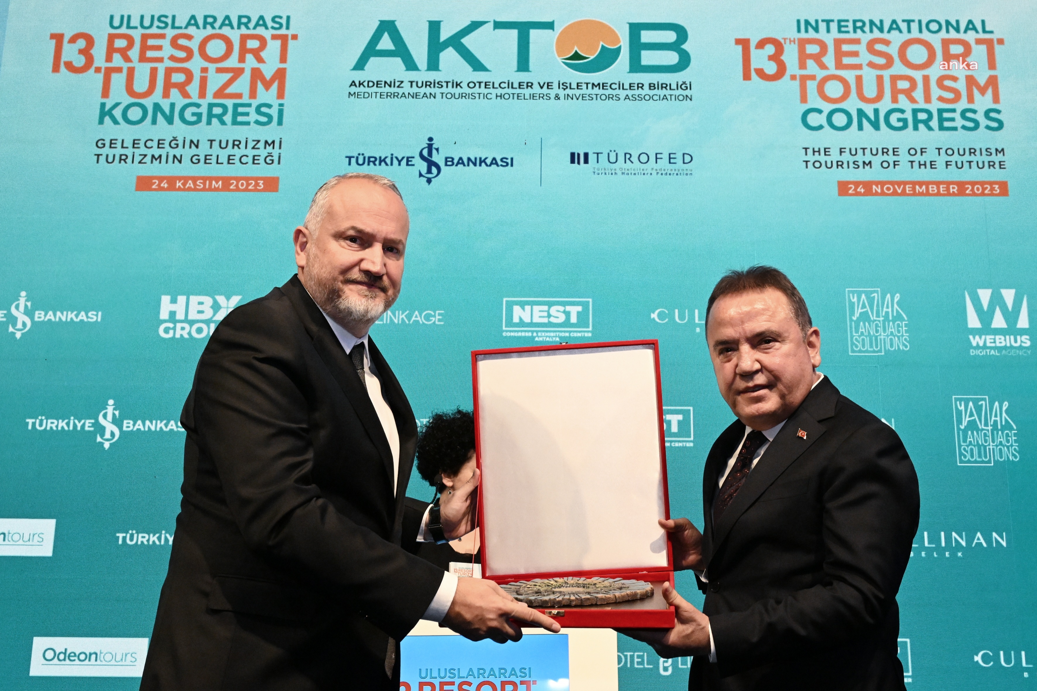 ANTALYA BÜYÜKŞEHİR BELEDİYE BAŞKANI BÖCEK RESORT TURİZM KONGRESİ’NE KATILDI: “TURİZM SEKTÖRÜNE DAHA FAZLA HİZMET ETMEK İÇİN KAYNAKLARDA PAY ALINMALI”