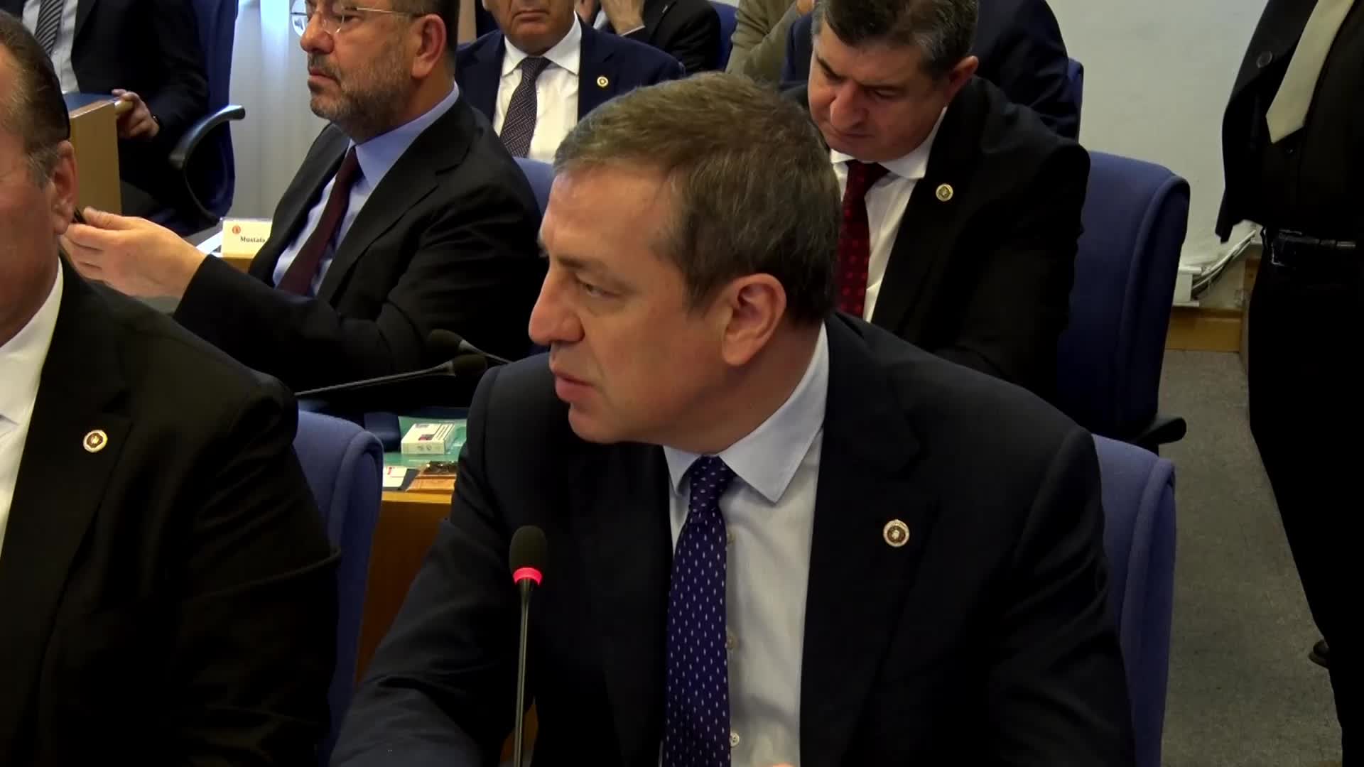 TÜRELİ: “ÖNÜMÜZDE YİNE, ÖDENEK ÜSTÜ 4 MİLYAR 141 MİLYON 536 BİN 598 LİRA KURUŞLUK BİR ÖDENEK ÜSTÜ HARCAMA VAR. BU AÇIK VE NET BİR ŞEKİLDE ANAYASAYA AYKIRIDIR. BUNUN MADDE METNİNDEN ÇIKMASI GEREKİYOR”