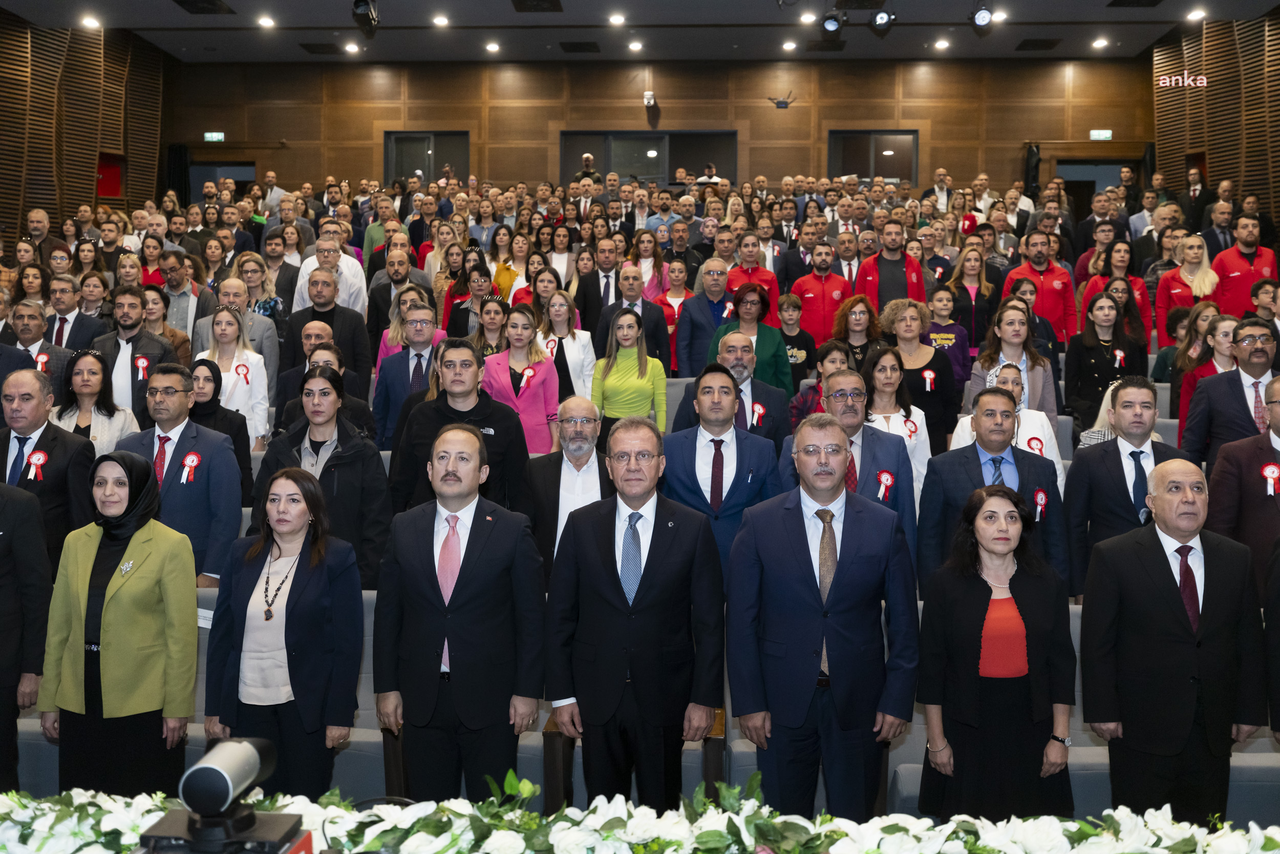 VAHAP SEÇER, ÖĞRETMENLER GÜNÜ KUTLAMA PROGRAMINA KATILDI