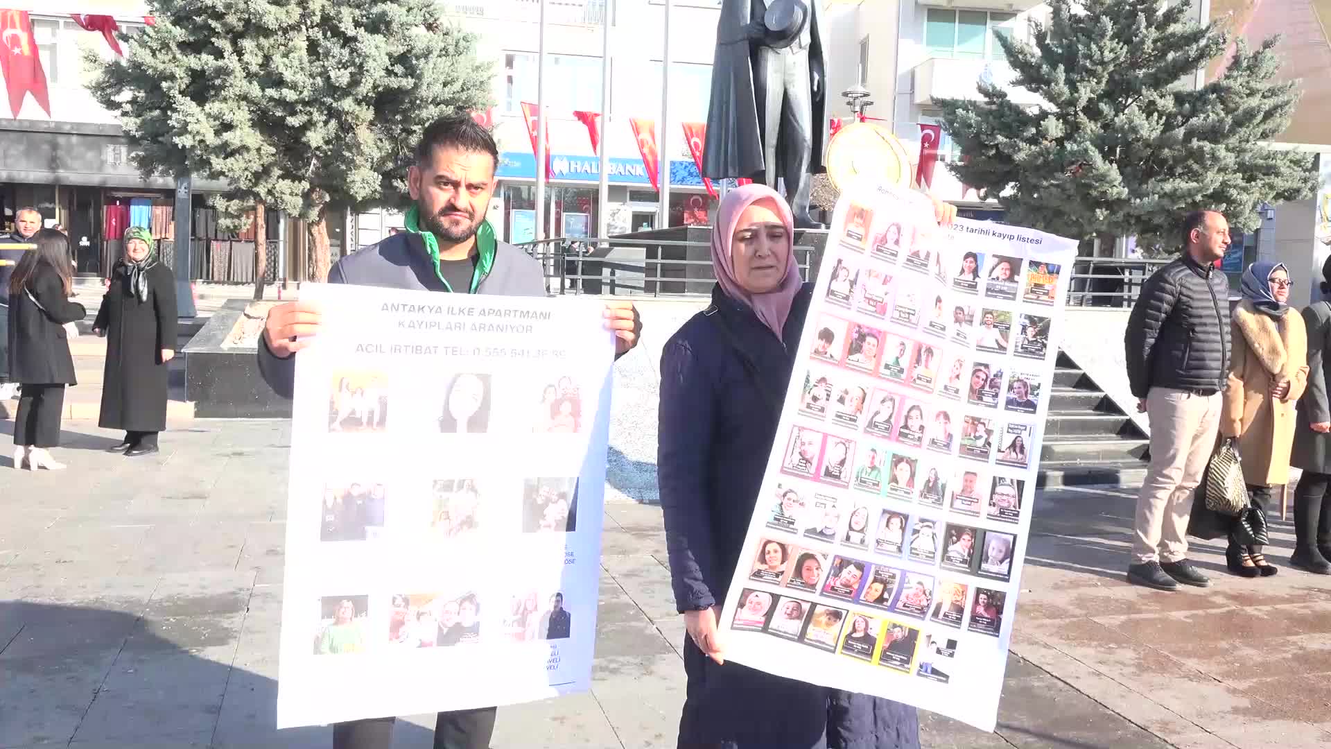 ÖĞRETMEN KIZI İLE TORUNLARINI DEPREMDE KAYBEDEN ANNENİN FERYADI: "ENKAZLARIN ARANMASINI İSTİYORUZ, EVLATLARIMIZIN BİR MEZARI OLSUN"
