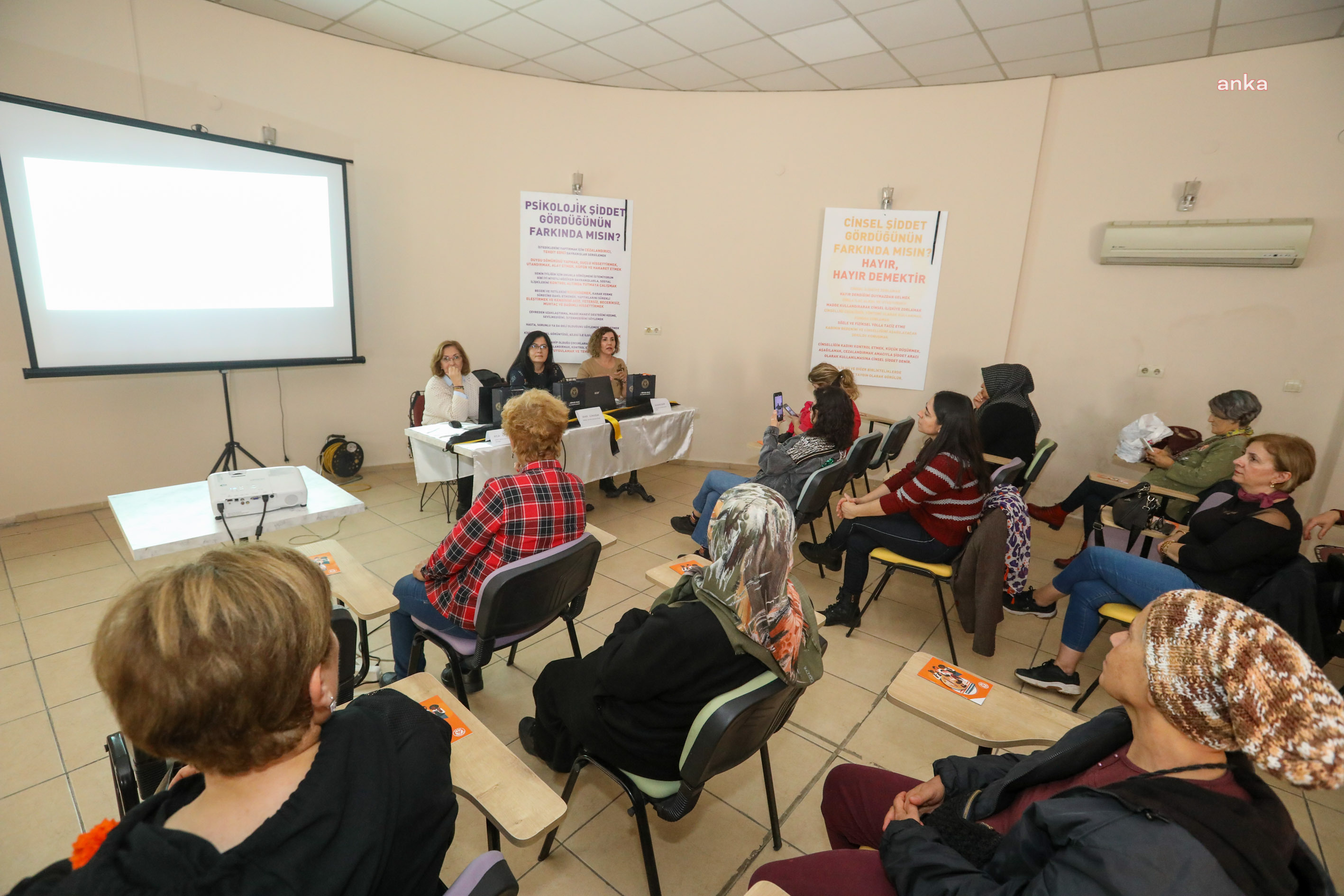 BUCALI KADINLAR ŞİDDETE KARŞI BİLİNÇLENDİ