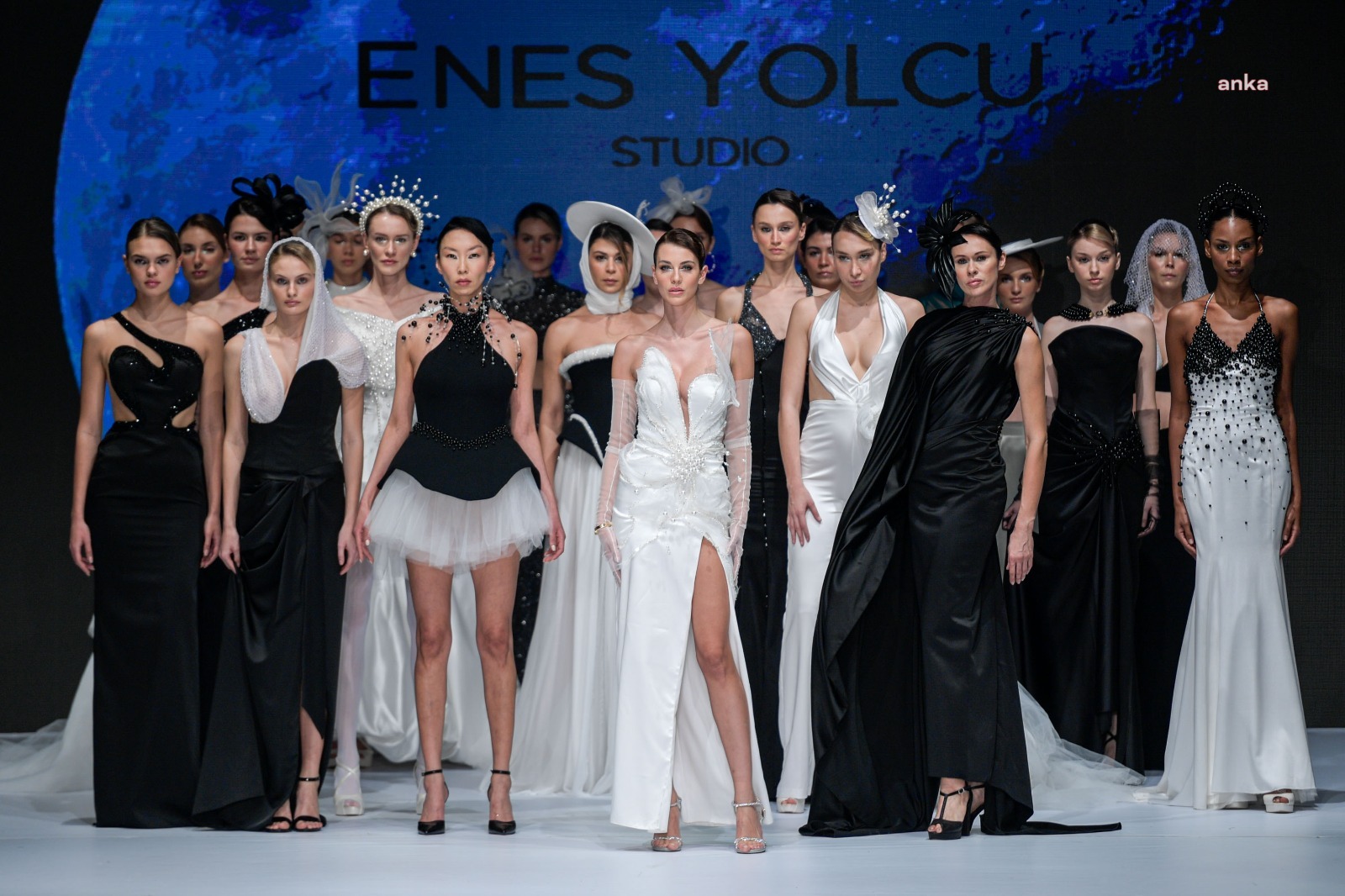 IF WEDDING FASHION İZMİR PODYUMLARINDA YENİ BİR YILDIZ DOĞDU