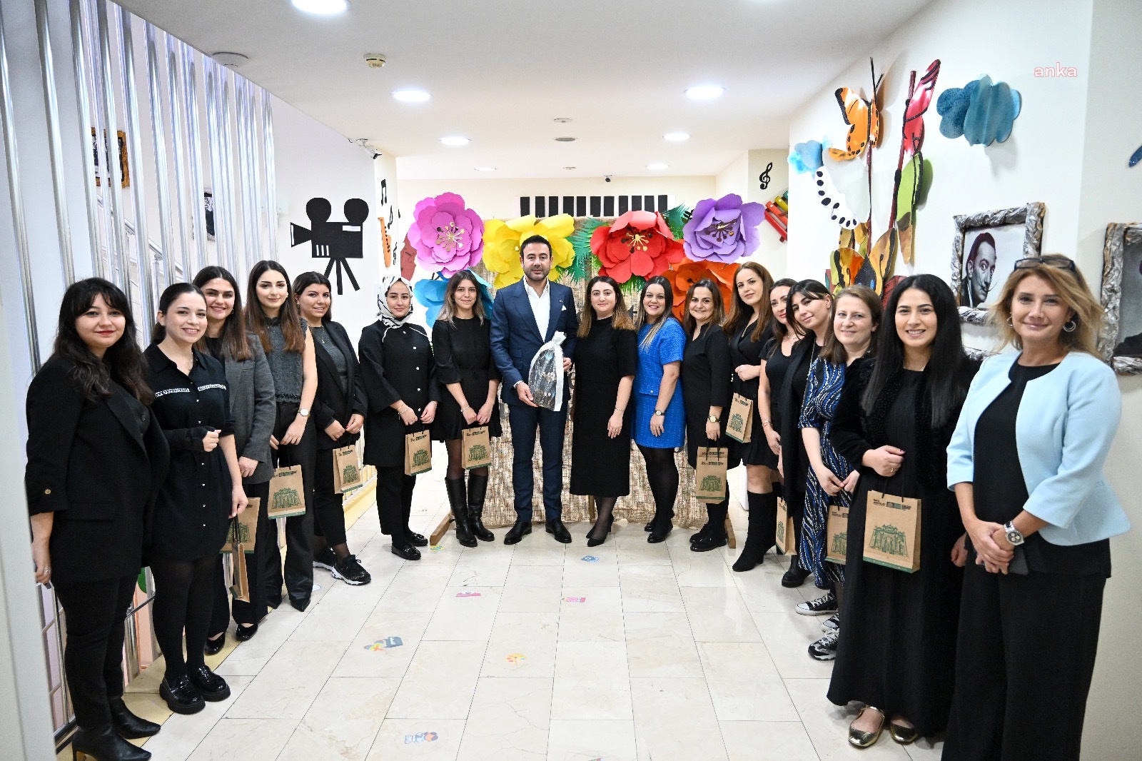 BEŞİKTAŞ BELEDİYE BAŞKANI RIZA AKPOLAT’TAN ÖĞRETMENLER GÜNÜ KUTLAMASI