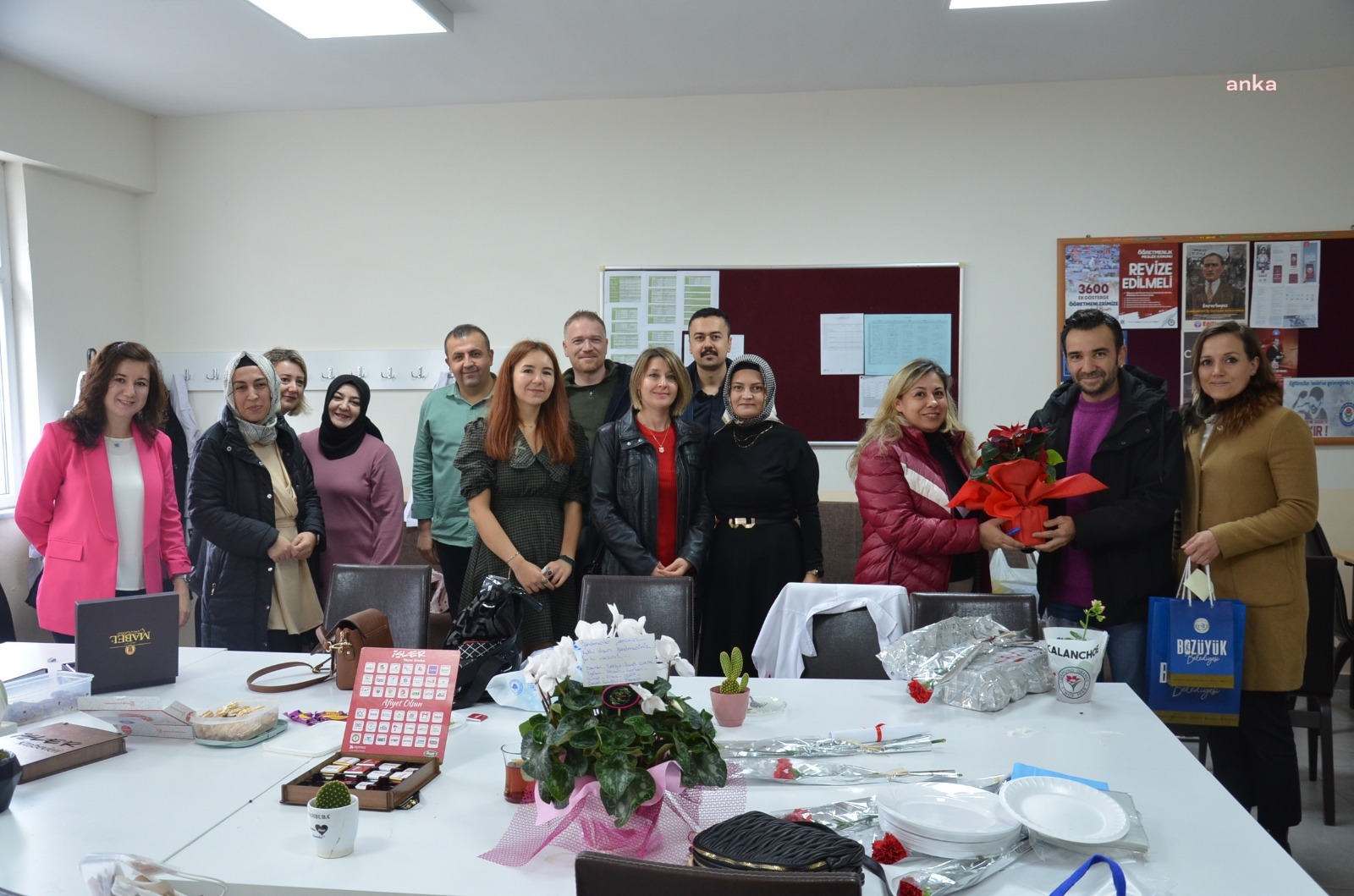 BOZÜYÜK BELEDİYE BAŞKANI BAKKALCIOĞLU’NDAN ÖĞRETMENLERE KUTLAMA