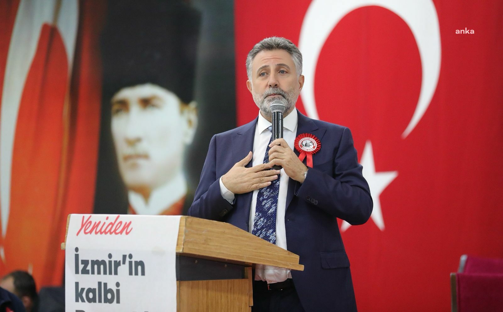 BAYRAKLI BELEDİYESİ'NİN ÖĞRETMEN BAŞKANI MESLEKTAŞLARIYLA BULUŞTU: “YARINLAR İÇİN SORUMLULUĞUMUZ BÜYÜK”