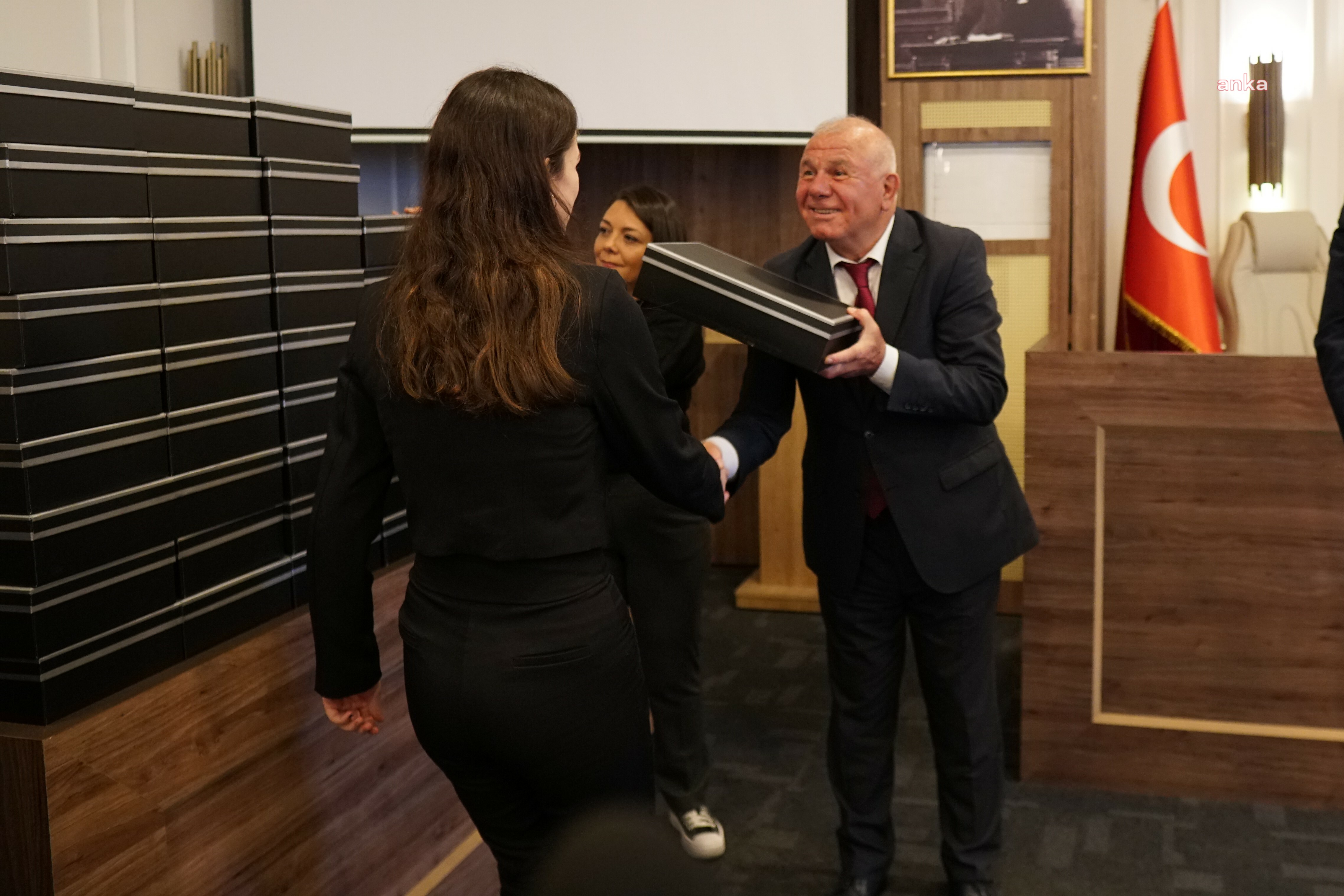 ÖĞRETMENLER GÜNÜ’NDE BAŞKAN KARAKAYALI’YA ANLAMLI ZİYARET
