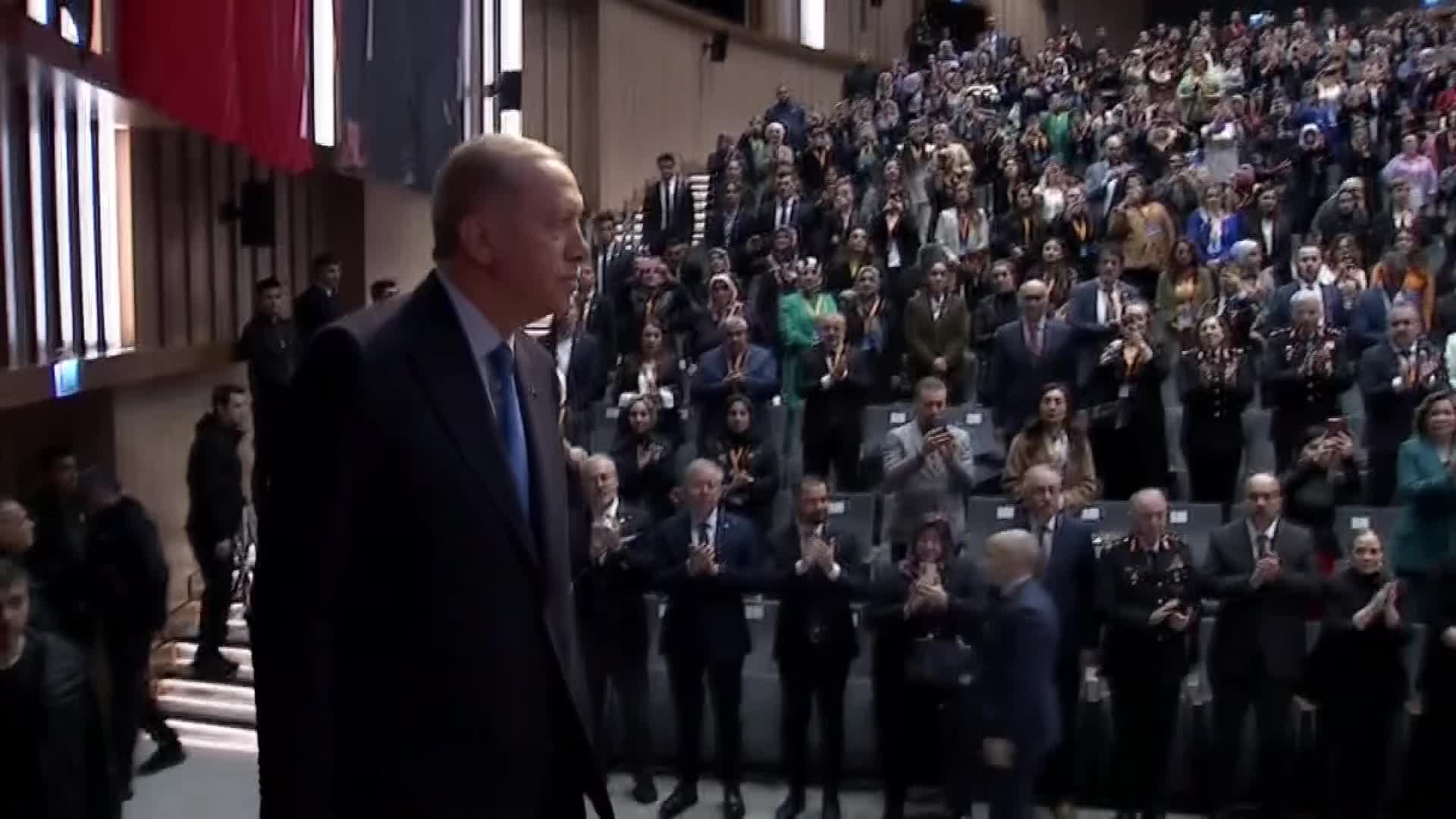 ERDOĞAN, KADINA YÖNELİK ŞİDDETE KARŞI ULUSLARARASI MÜCADELE GÜNÜ'NDE KONUŞTU: “MÜCADELENİN ASIL SOMUT ARAÇLARI 6284 SAYILI KANUN BAŞTA OLMAK ÜZERE HUKUKUMUZA DERCETTİĞİMİZ MEVZUAT İLE ZİHİNLERDE GERÇEKLEŞTİRDİĞİMİZ DÖNÜŞÜMDÜR”