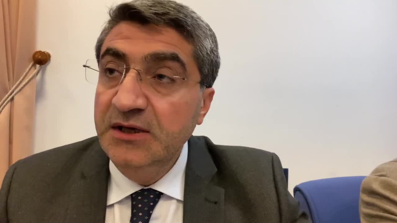 MEHMET EMİN EKMEN: "DİYANET İŞLERİ BAŞKANLIĞI ACABA CAMİ CEMAATİNİN BU HUTBELERİ DİNLEDİKTEN SONRA NASIL BİR HİSSİYATLA CAMİDEN AYRILDIĞINA DAİR BİR ÇALIŞMA YAPMAKTA MIDIR?"