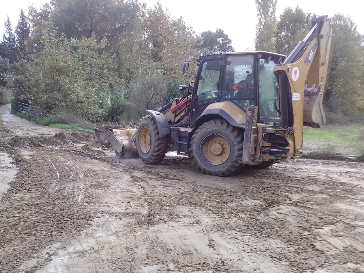 EFELER’DE BOZULAN YOLLARA ANINDA MÜDAHALE