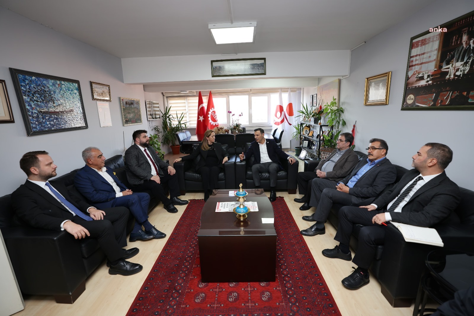 ÖZGÜR ÇELİK DİSK VE İSTANBUL BAROSU’NU ZİYARET EDEREK ÇARŞAMBA GÜNÜ İSTANBUL ADLİYESİ ÖNÜNDEKİ ADALET NÖBETİNİ SONLANDIRACAKLARI BASIN AÇIKLAMASINA DAVET ETTİ