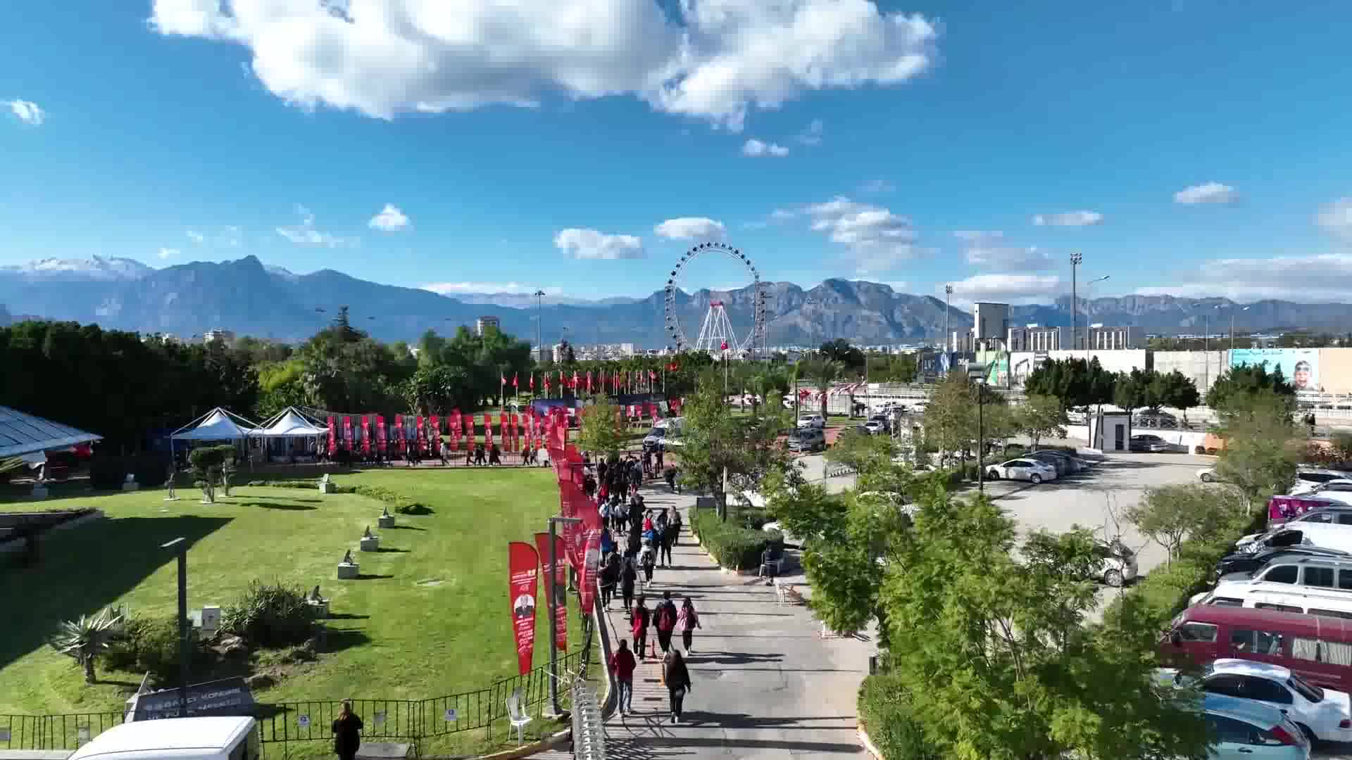 13. ANTALYA KİTAP FUARI’NA ÖĞRENCİLERDEN YOĞUN İLGİ