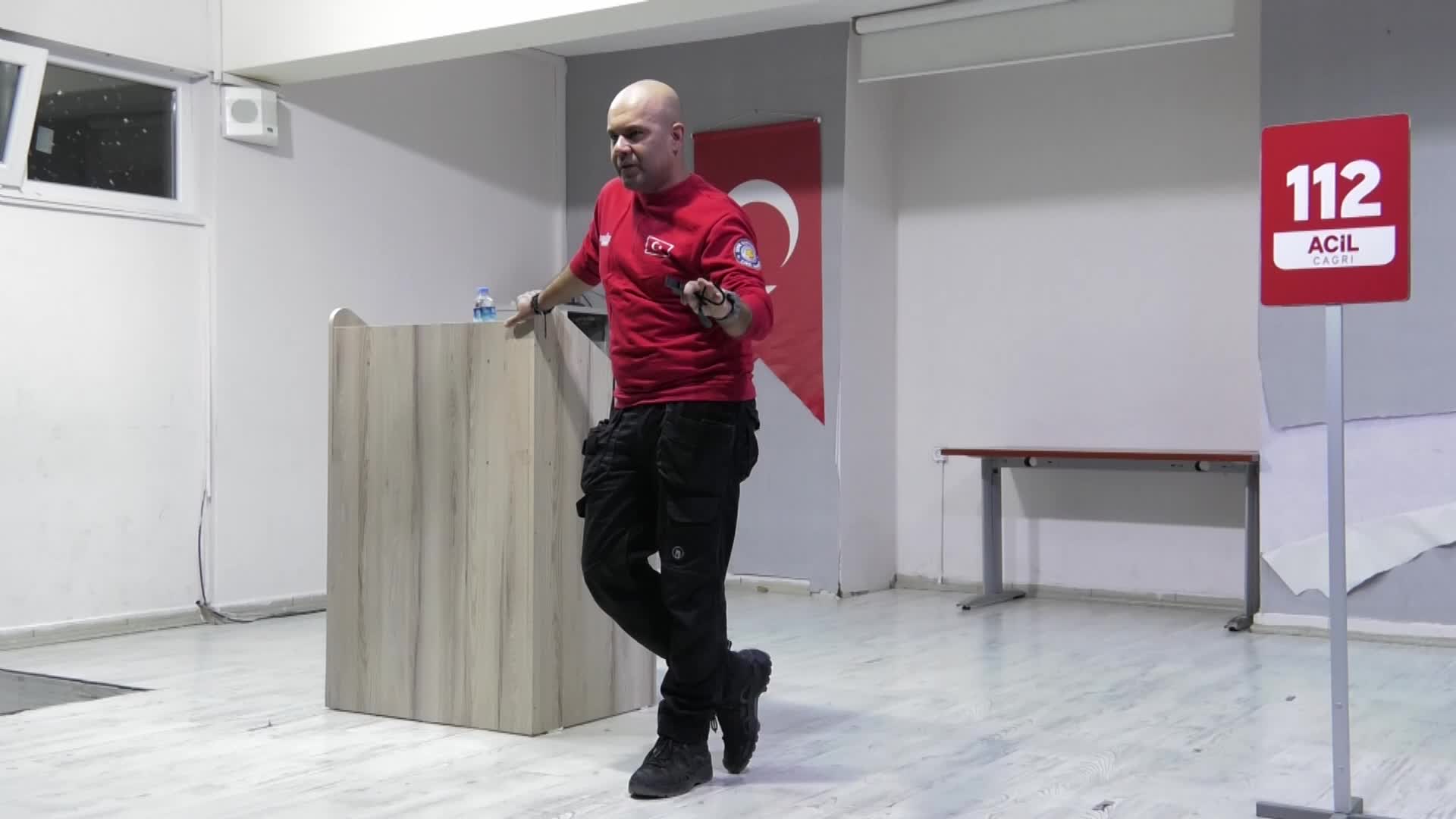 KONYAALTI BELEDİYESİ'NDEN ÖĞRENCİLERE AFET TATBİKATI
