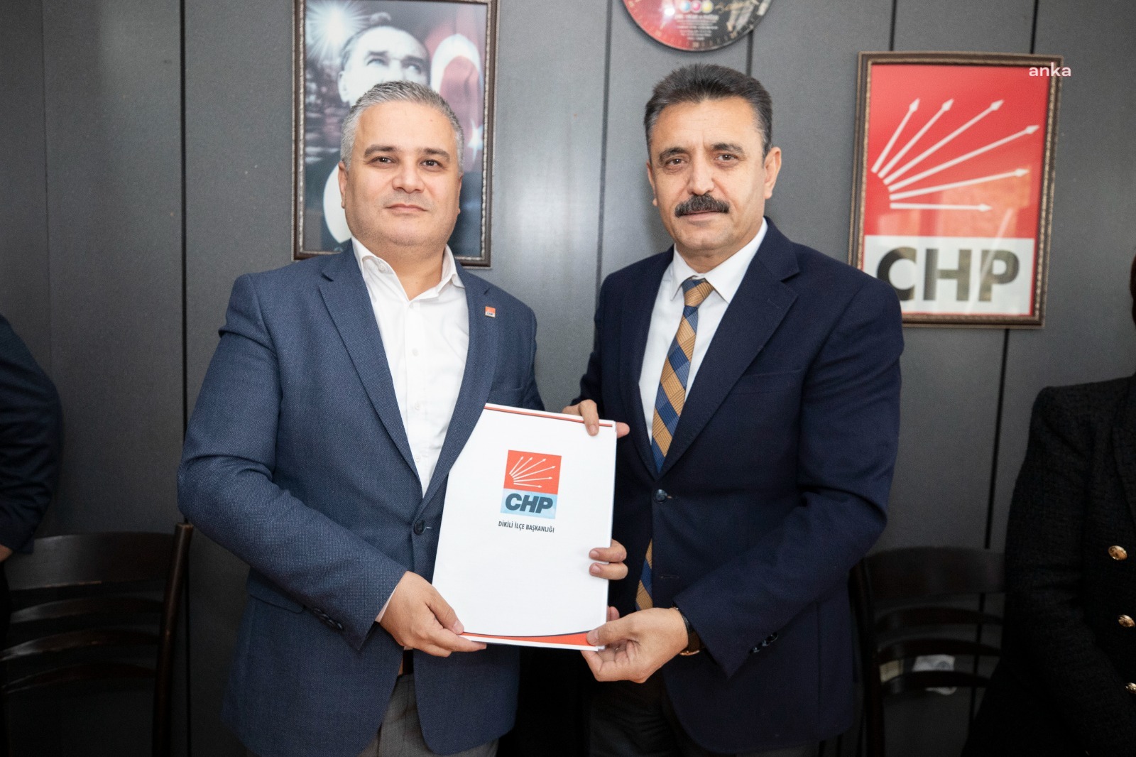 DİKİLİ BELEDİYE BAŞKANI ADİL KIRGÖZ ADAYLIK BAŞVURUSU YAPTI