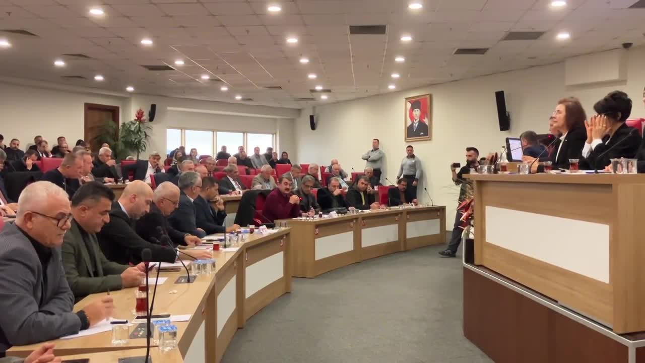 ÖZLEM ÇERÇİOĞLU, 2024 YILINDA AYDIN'DA SUYA ZAM YAPILMAYACAĞINI AÇIKLADI