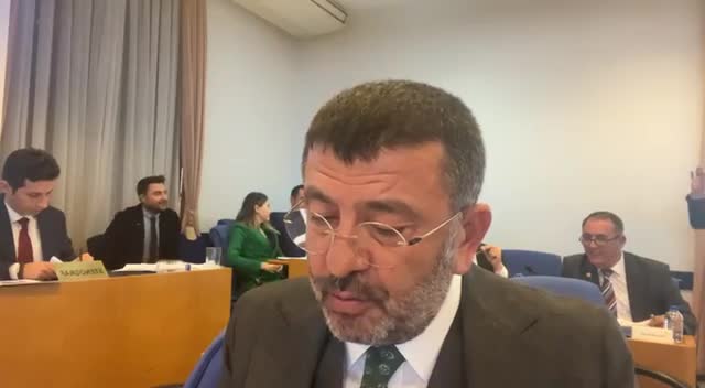VELİ AĞBABA: "DEVLETİ HEM KUMARBAZ HEM ALKOLİK YAPMIŞ DURUMDASINIZ, DEVLET ÂDETA BİR KUMARHANE GİBİ İŞLETİLİYOR"