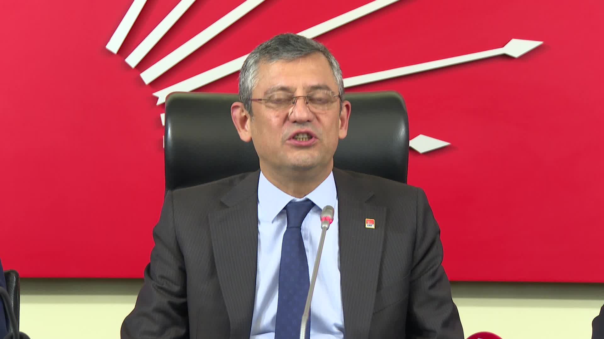 ÖZGÜR ÖZEL, CHP TOKAT İL ÖRGÜTÜ HEYETİ İLE CHP GENEL MERKEZİ'NDE BİR ARAYA GELDİ
