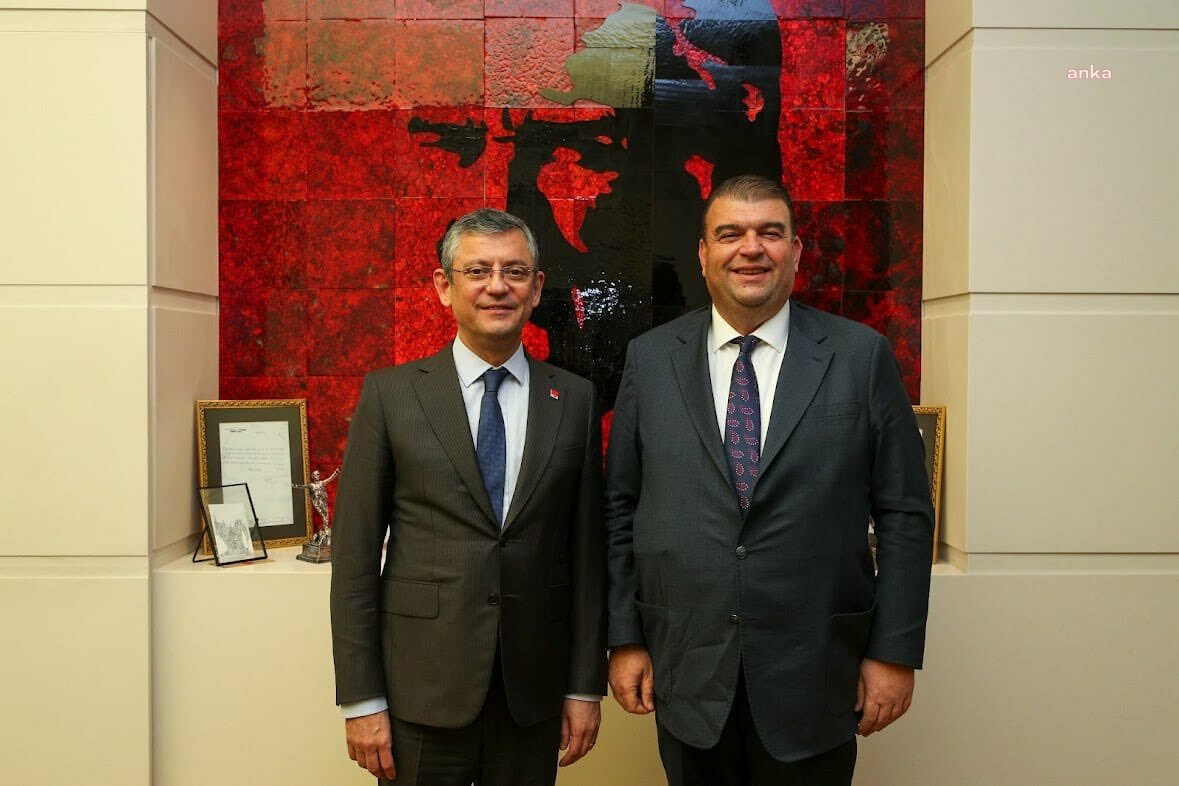 SEFERİHİSAR BELEDİYE BAŞKANI İSMAİL YETİŞKİN’DEN CHP GENEL BAŞKANI ÖZGÜR ÖZEL’E ZİYARET
