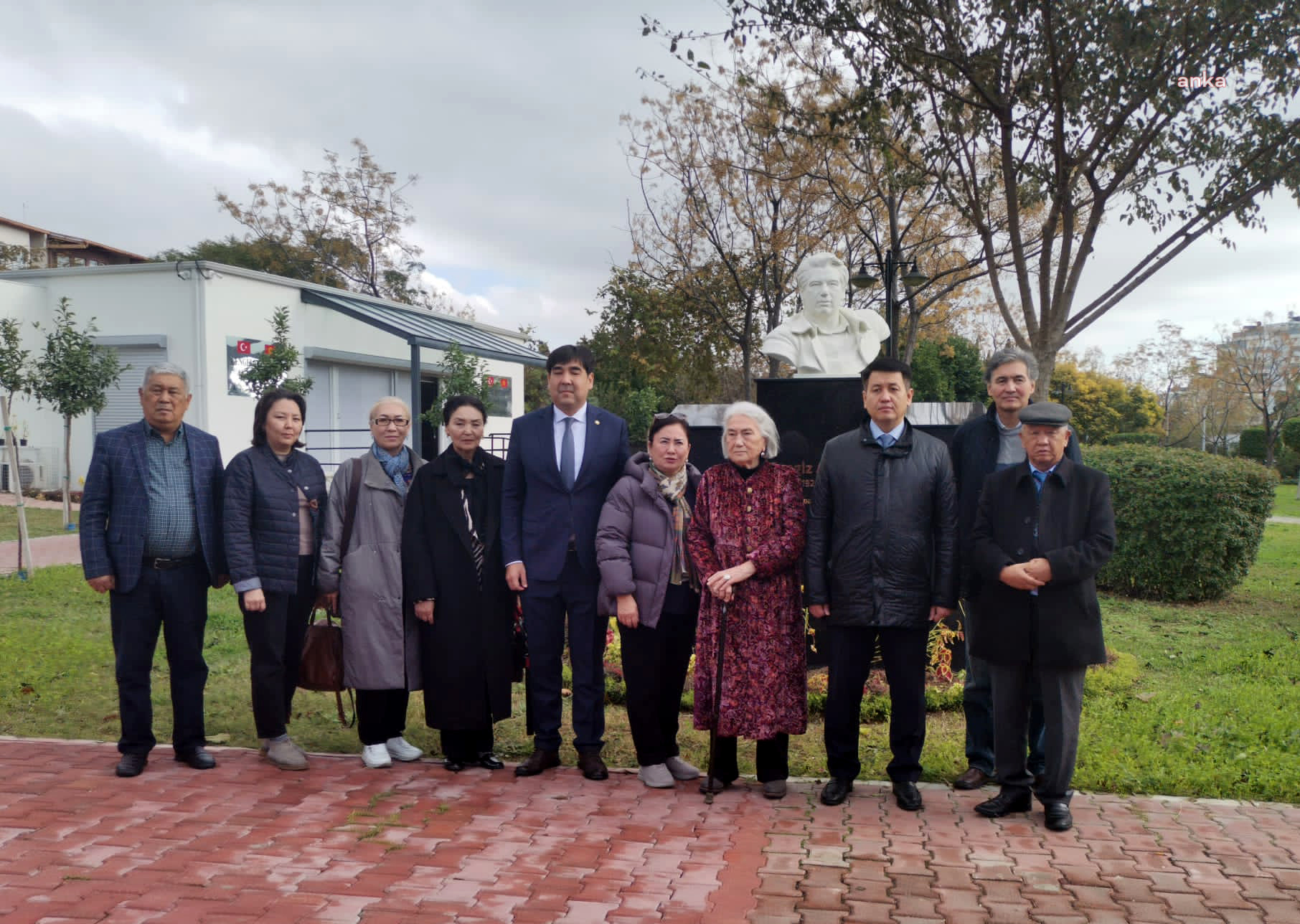 AYTMATOV’A KIZ KARDEŞ ZİYARETİ