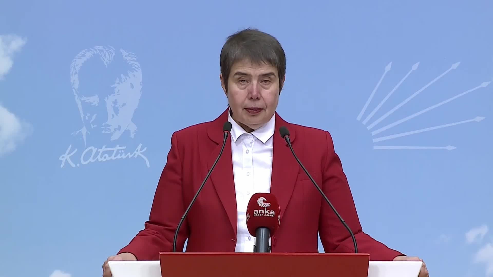 ZELİHA AKSAZ ŞAHBAZ: “PANDEMİDE, DEPREMDE, HAYATIN HER ALANINDA HALKIN SAĞLIĞI İÇİN MÜCADELE EDEN HEKİMLİK YARGILANAMAZ, TTB SUSTURULAMAZ”