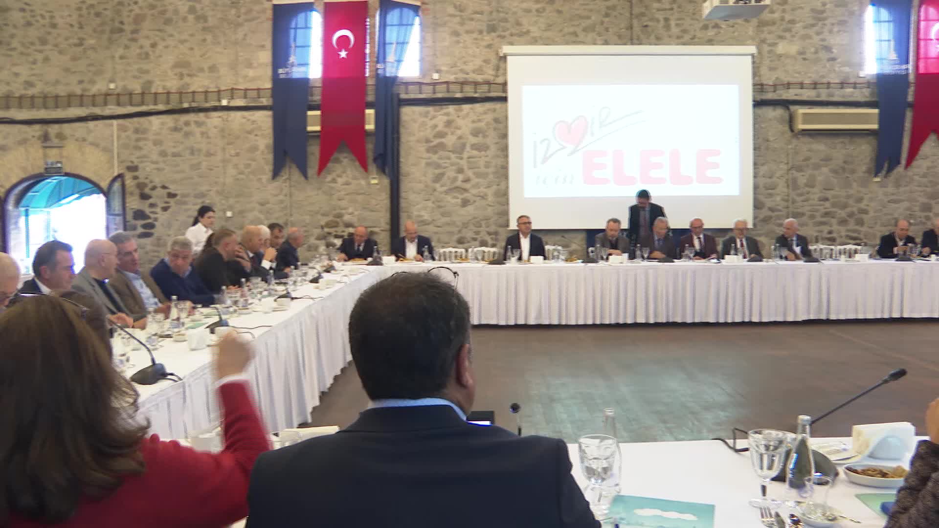 TUNÇ SOYER: “DENİZ TAŞKINI MAĞDURU ESNAFIMIZA BU AY İÇİNDE ÖDEME YAPACAĞIZ”