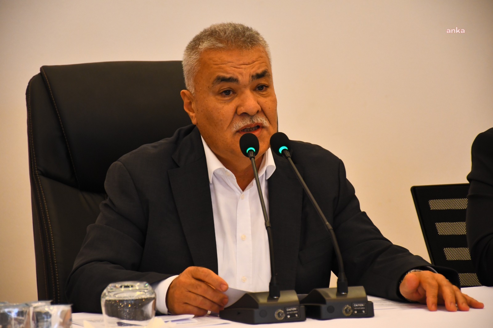 BAŞKAN TEKİN, ADAYLIĞINI MECLİS TOPLANTISINDA DUYURDU: “ADAYLIĞIMI EVİM OLARAK GÖRDÜĞÜM YERDE AÇIKLIYORUM”