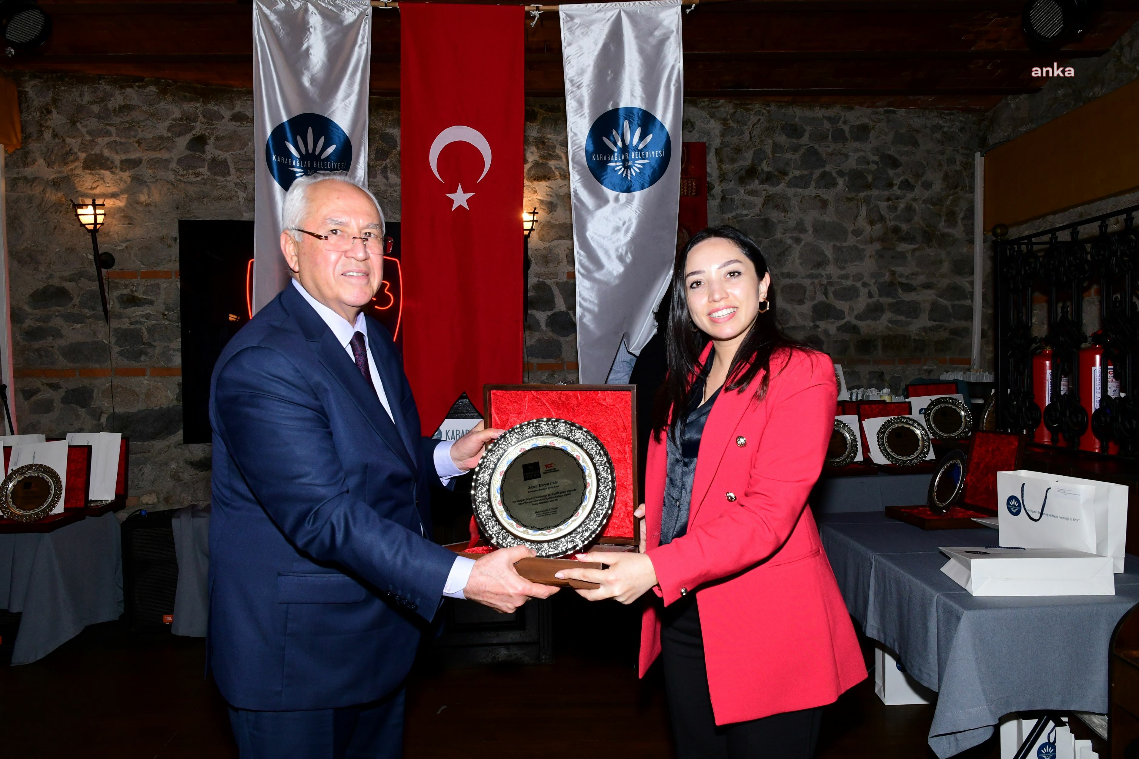 KARABAĞLAR BELEDİYE BAŞKANI MUHİTTİN SELVİTOPU: "POPÜLİZME KAÇMADAN ÖNEMLİ İŞLER YAPTIK"