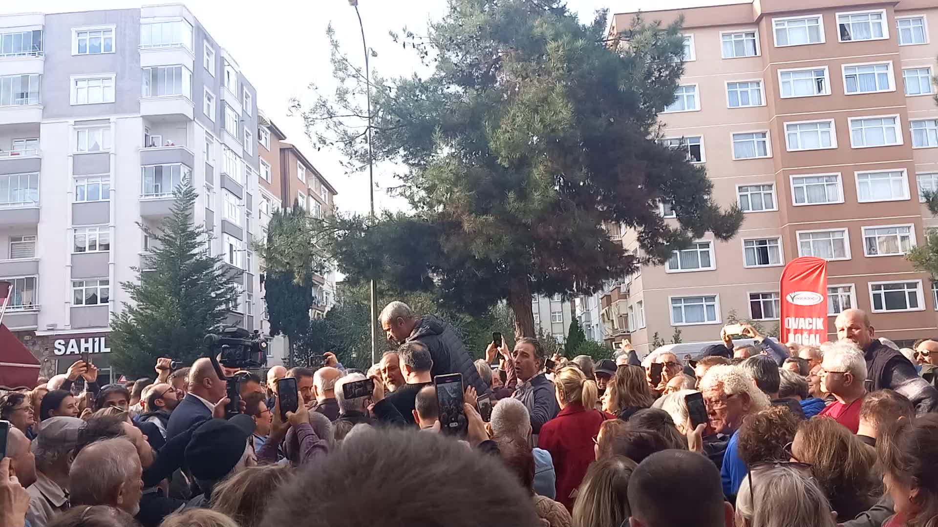 TUNCELİ BELEDİYE BAŞKANI MAÇOĞLU, SAMSUN’DA: “4 MİLYON İNSAN, 81 MİLYON İNSANIN EMEĞİNİ GASP EDİYOR. BİZDEN ALINANLARIN HEPSİNİ ALACAĞIZ”
