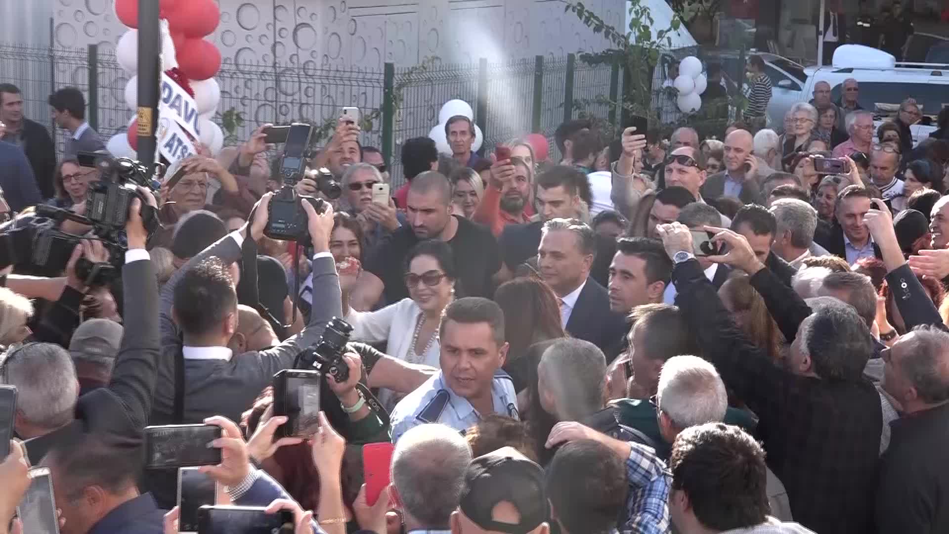 MURATPAŞA'DA DÜZENLENECEK ETKİNLİKLERE TÜRKAN ŞORAY ONUR KONUĞU OLARAK KATILACAK