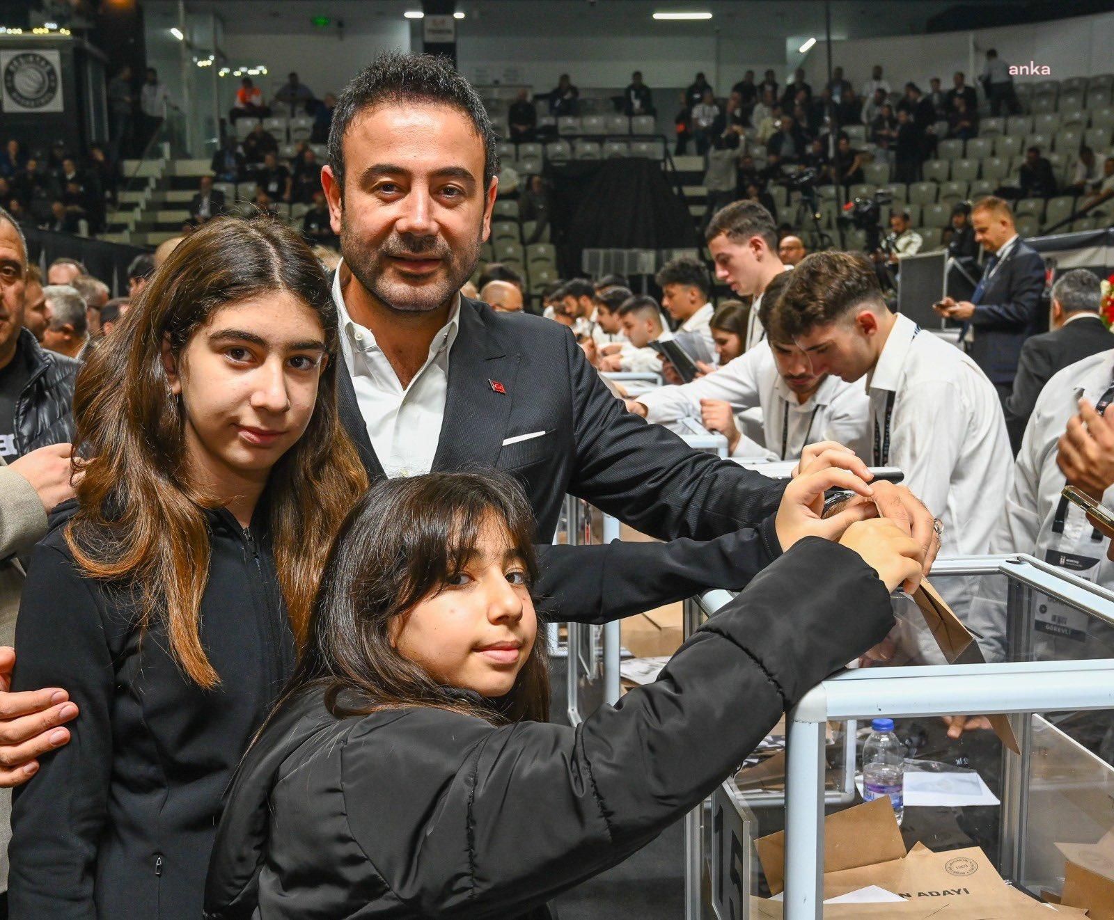 BEŞİKTAŞ BELEDİYE BAŞKANI RIZA AKPOLAT, BEŞİKTAŞ KULÜBÜ BAŞKANLIK SEÇİMİ İÇİN OYUNU KULLANDI