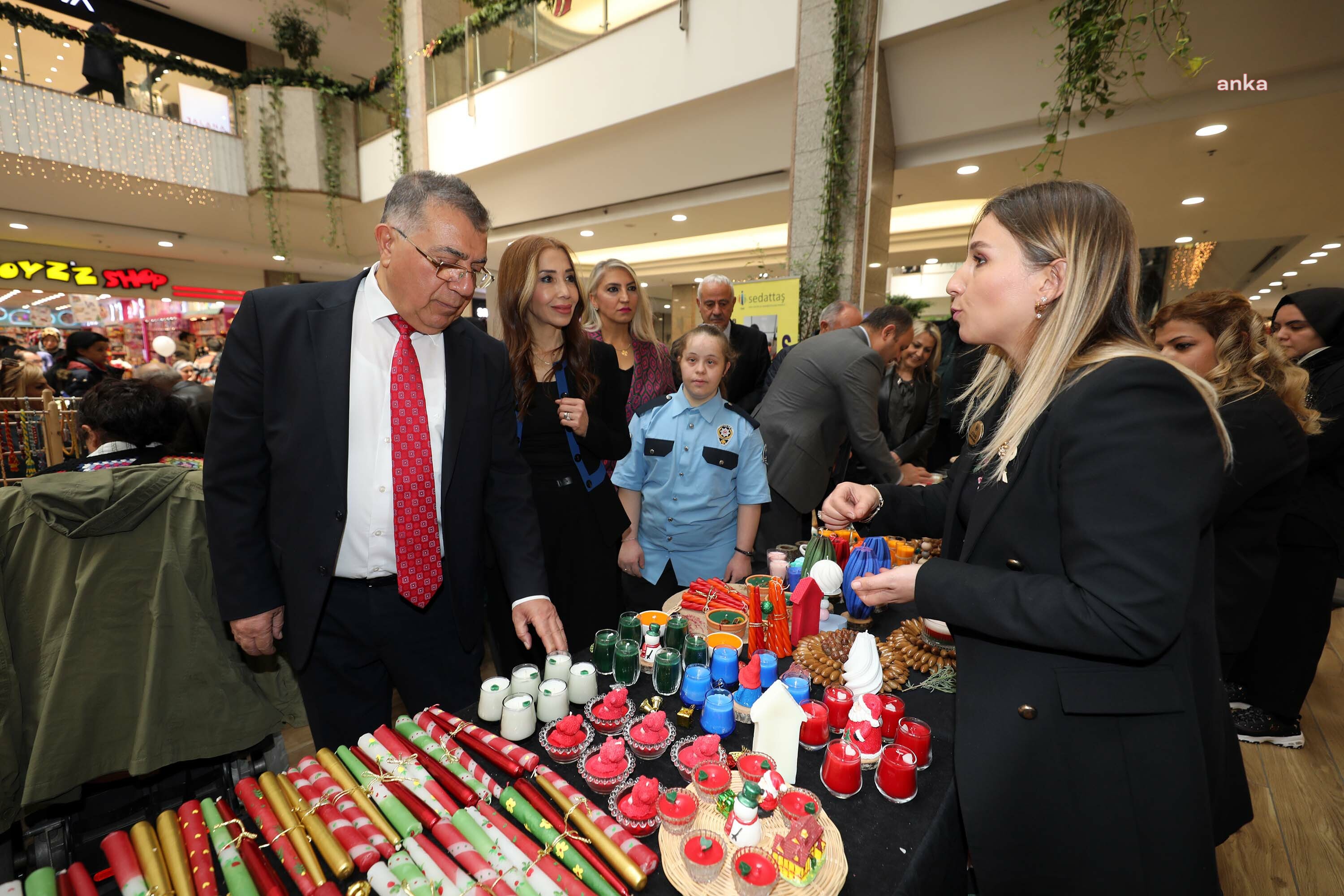 YENİMAHALLE’DE “DÜNYA ENGELLİLER GÜNÜ KERMESİ” DÜZENLENDİ