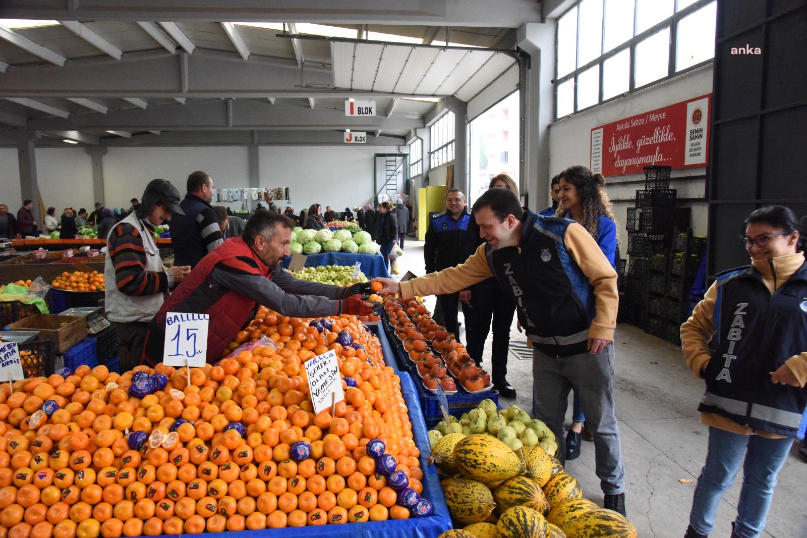 ÖZEL GENÇLER VE ZABITA GÖREVLİLERİ PAZAR ALANINDA DENETİM YAPTI