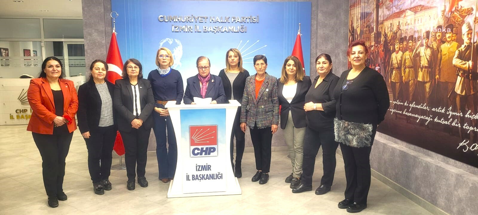 CHP İZMİR İL KADIN KOLLARI: “YEREL SEÇİMLERDE KADIN TEMSİLİYETİNİ İKİ KATINA ÇIKARMAYA KARARLIYIZ”