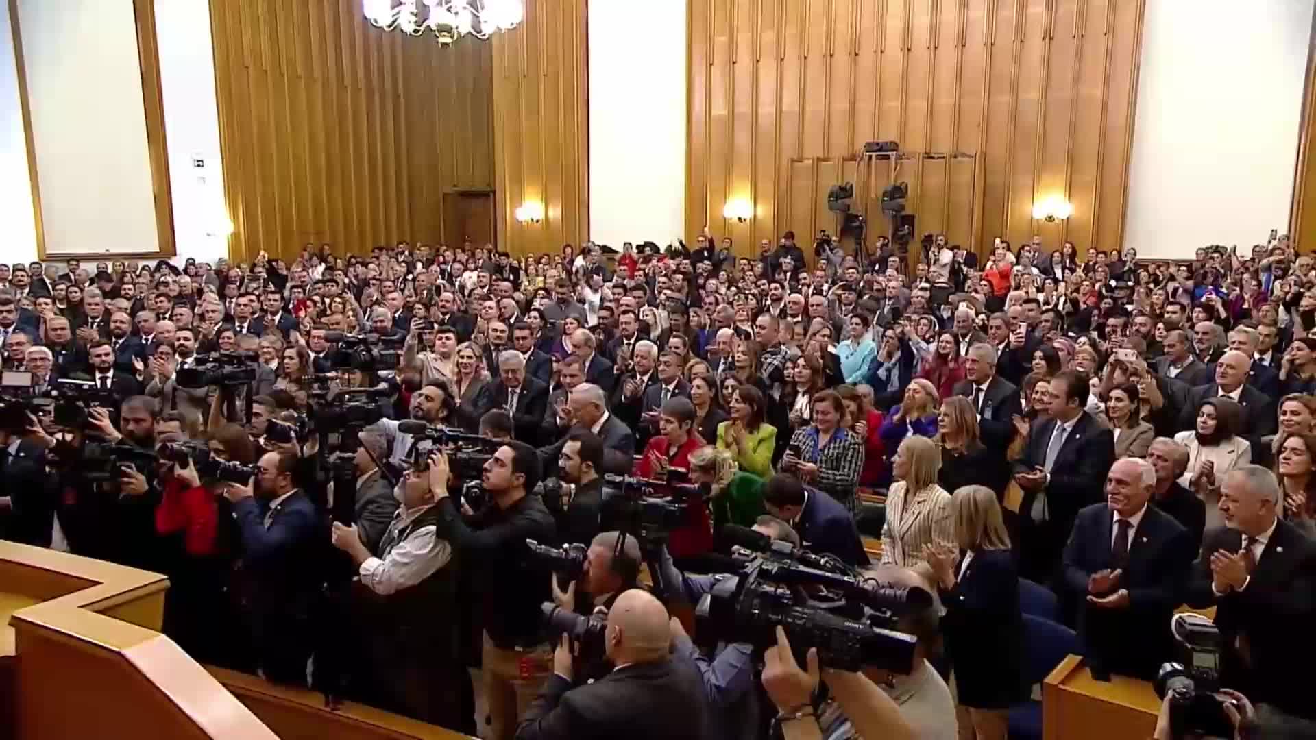 ÖZGÜR ÖZEL: BUNDAN SONRA İTTİFAK ARAYIŞIMIZI TABANA YAYACAĞIZ