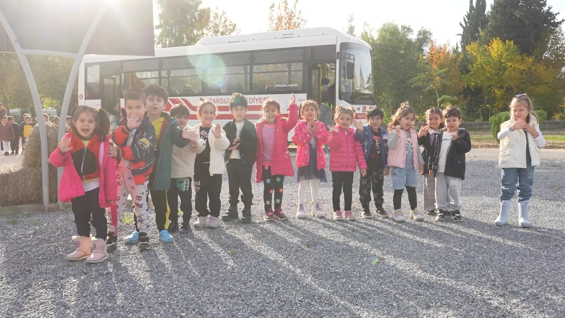 TARSUSLU ÇOCUKLAR, TARIM YAŞAM ALANI VE TARIM MÜZESİ’NDE PORTAKAL HASADI YAPTI