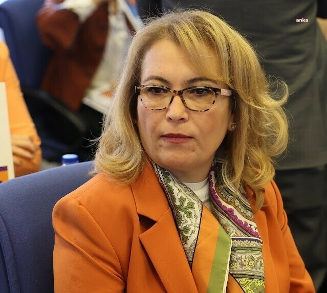 İYİ PARTİ İSTANBUL MİLLETVEKİLİ AYŞE SİBEL YANIKÖMEROĞLU PARTİSİNDEN İSTİFA ETTİ