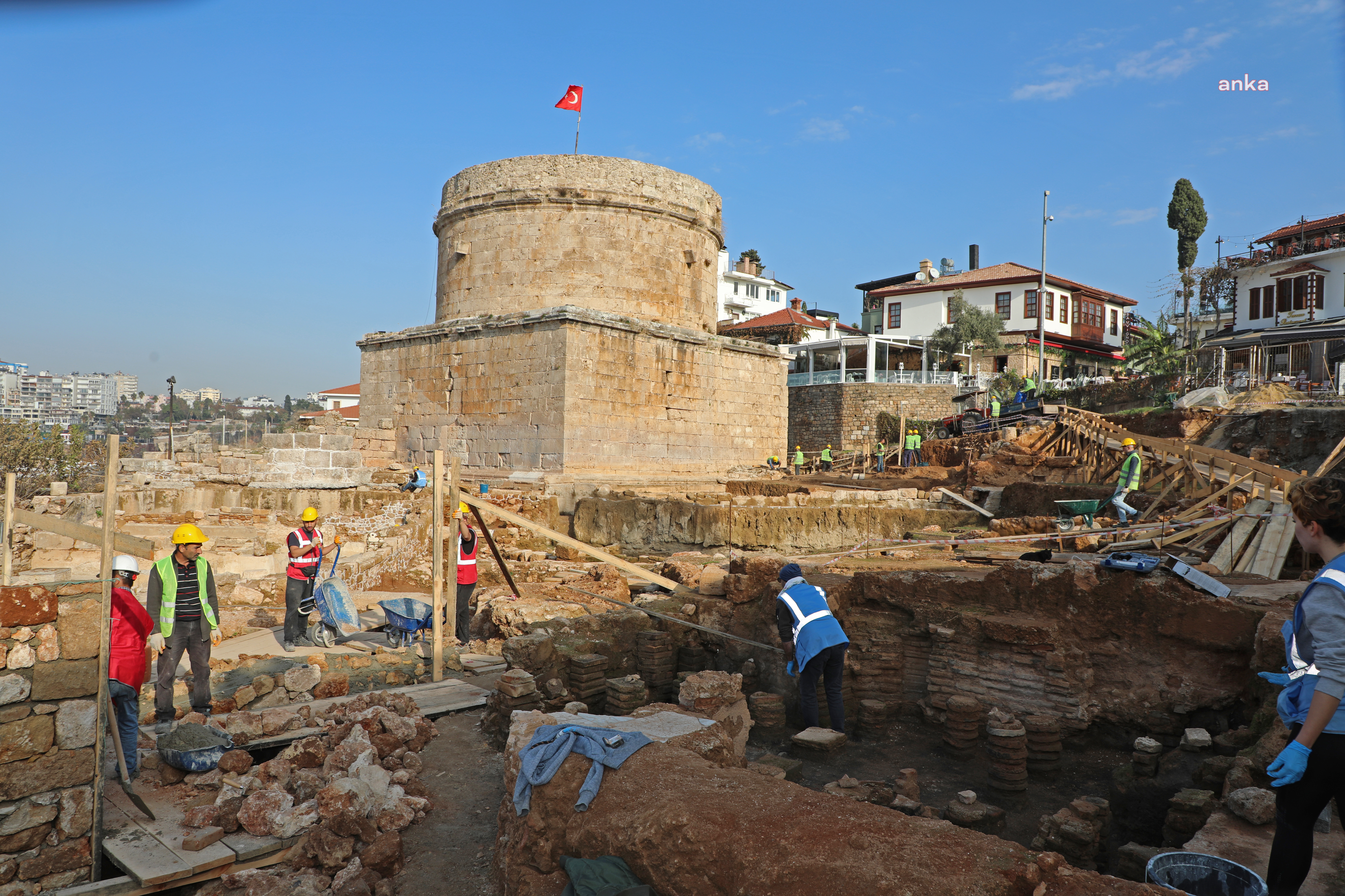 HIDIRLIK KULESİ ÇEVRESİNE SEYİR TERASI PROJESİ BAŞLADI