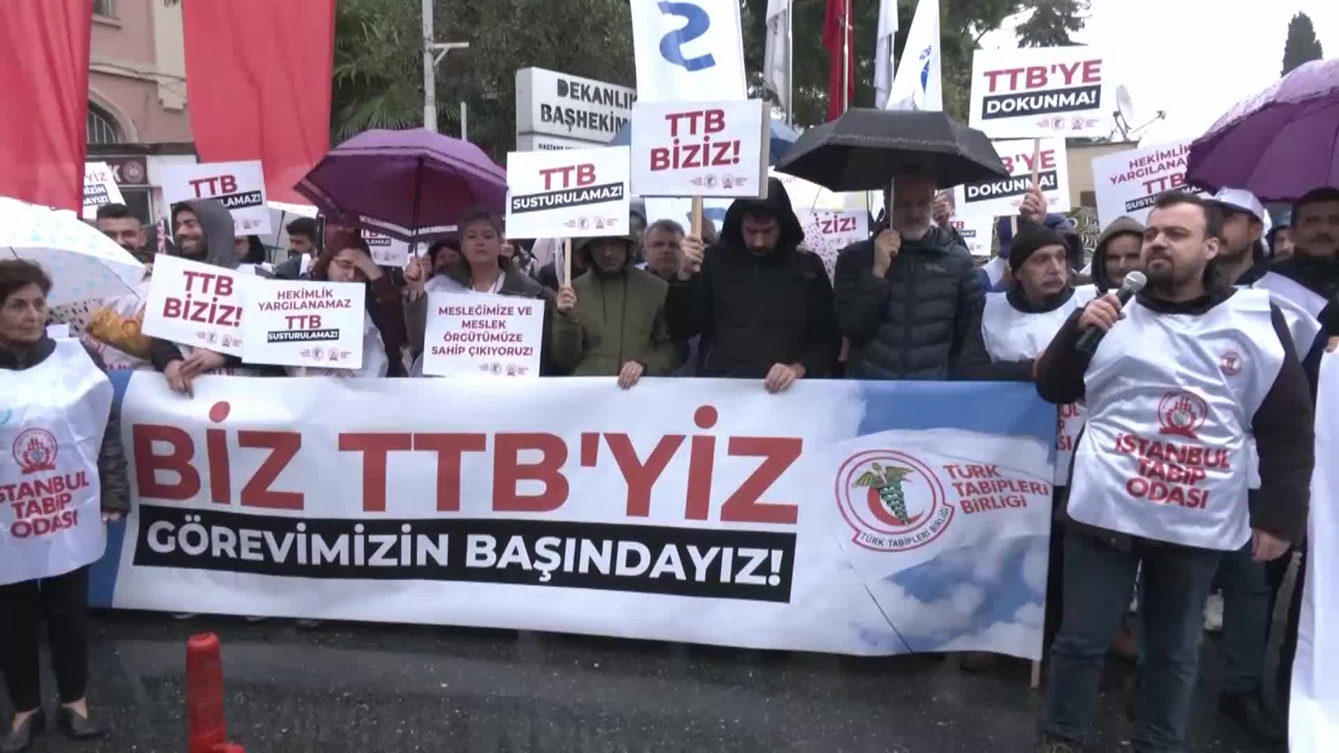 İSTANBUL TABİP ODASI'NDAN TTB MERKEZ KONSEYİ'NİN GÖREVDEN ALINMASI KARARINA TEPKİ: "KAYYUM UNSURU TAŞIYAN BU DURUMLA HEKİMLERİN İRADESİNİN ÖNÜNE GEÇİLMİŞTİR"