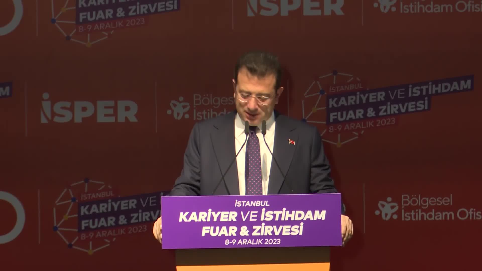İMAMOĞLU: "2. İSTANBUL KARİYER VE İSTİHDAM FUARI&ZİRVESİ"NDE GENÇLERE SESLENDİ: "HAK ETTİĞİNİZ SAYGIYI VE ÖZENİ GÖSTEREN BİR YÖNETİM OLMA KARARLILIĞIMIZI HİÇBİR ZAMAN BIRAKMAYACAĞIZ"