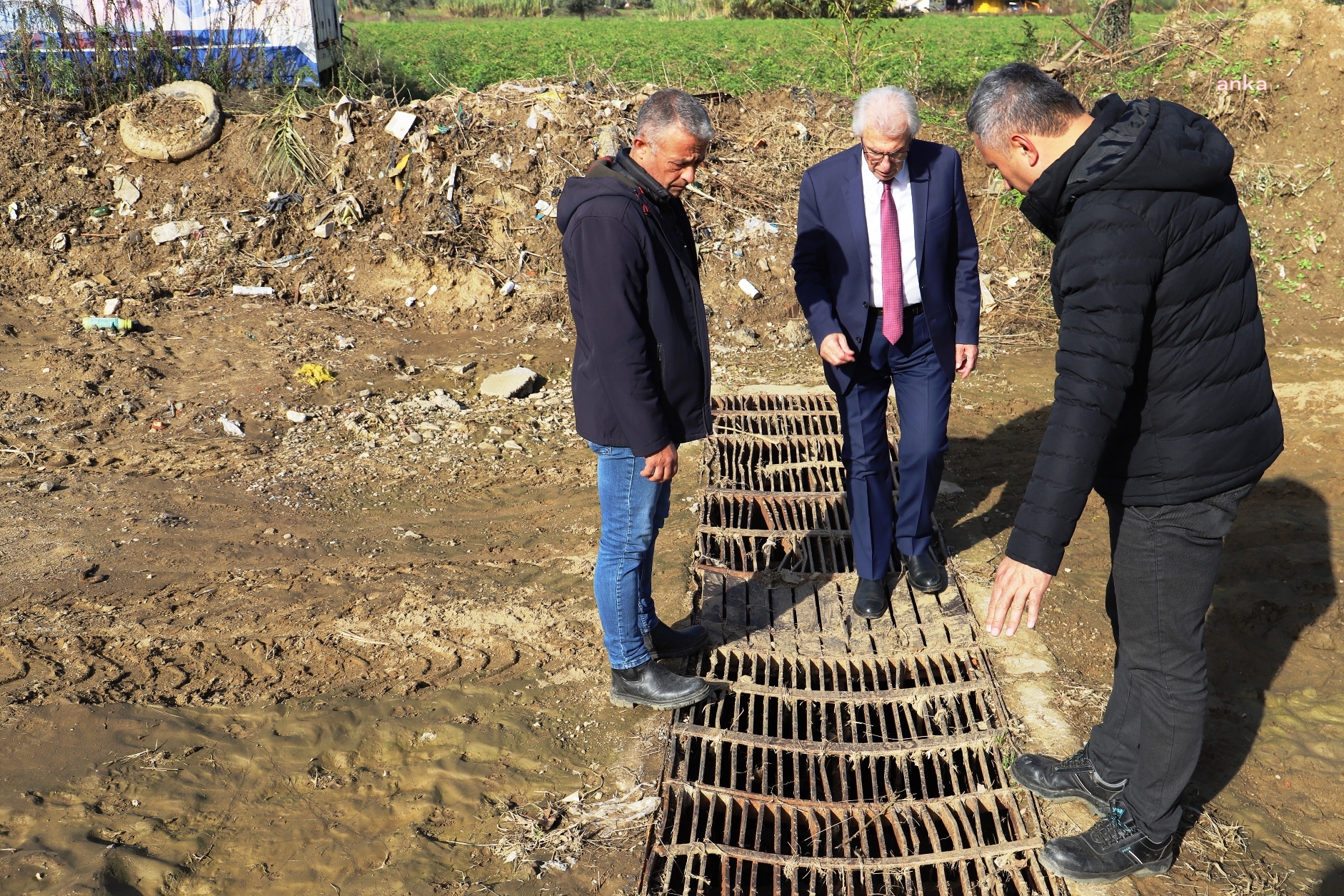 İZSU’NUN ÖDEMİŞ'TE YAĞMUR SUYU HATTI YATIRIMLARI SÜRÜYOR
